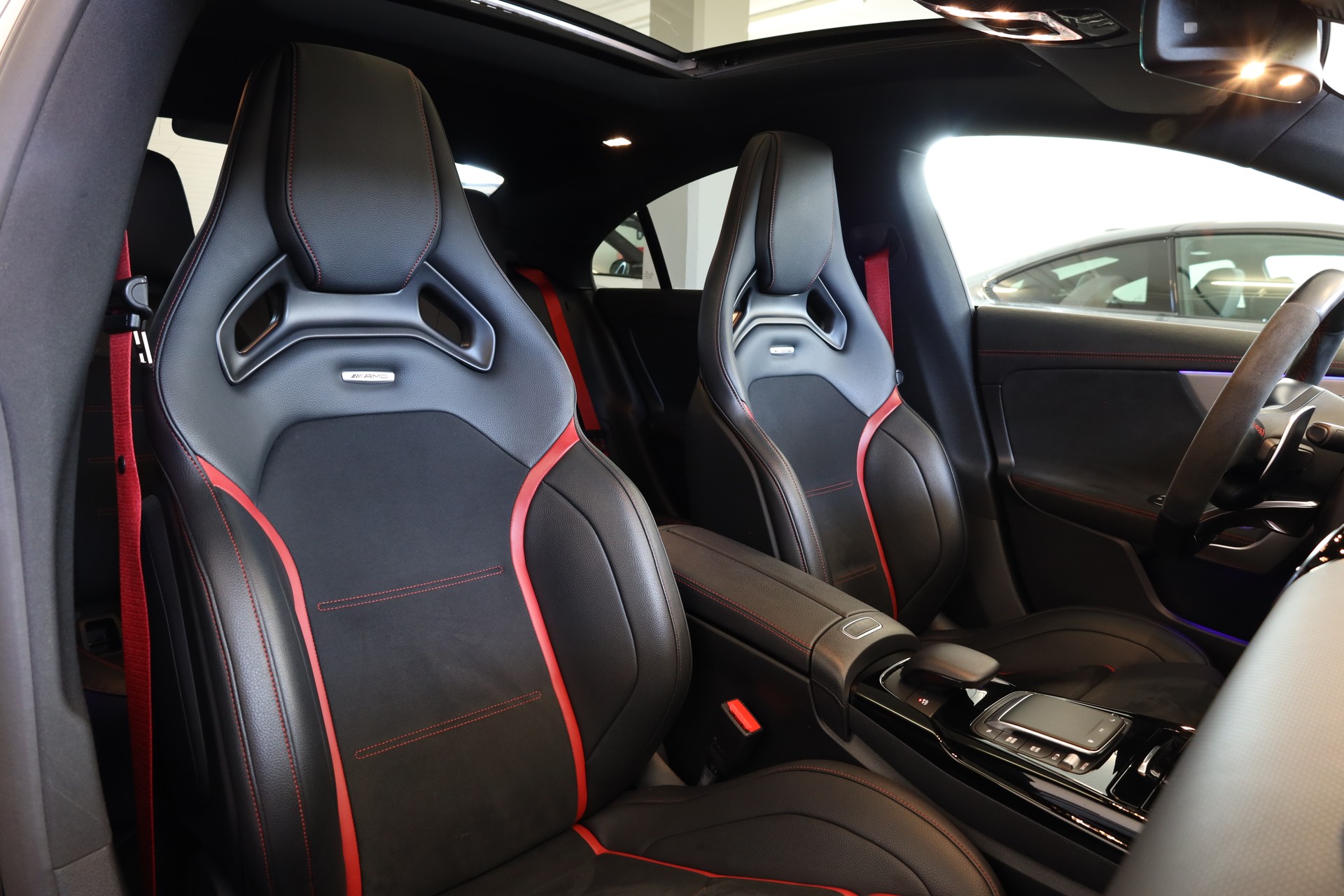 MERCEDES-BENZ CLA 45 S AMG 4Matic+ 8G-DCT-image-13
