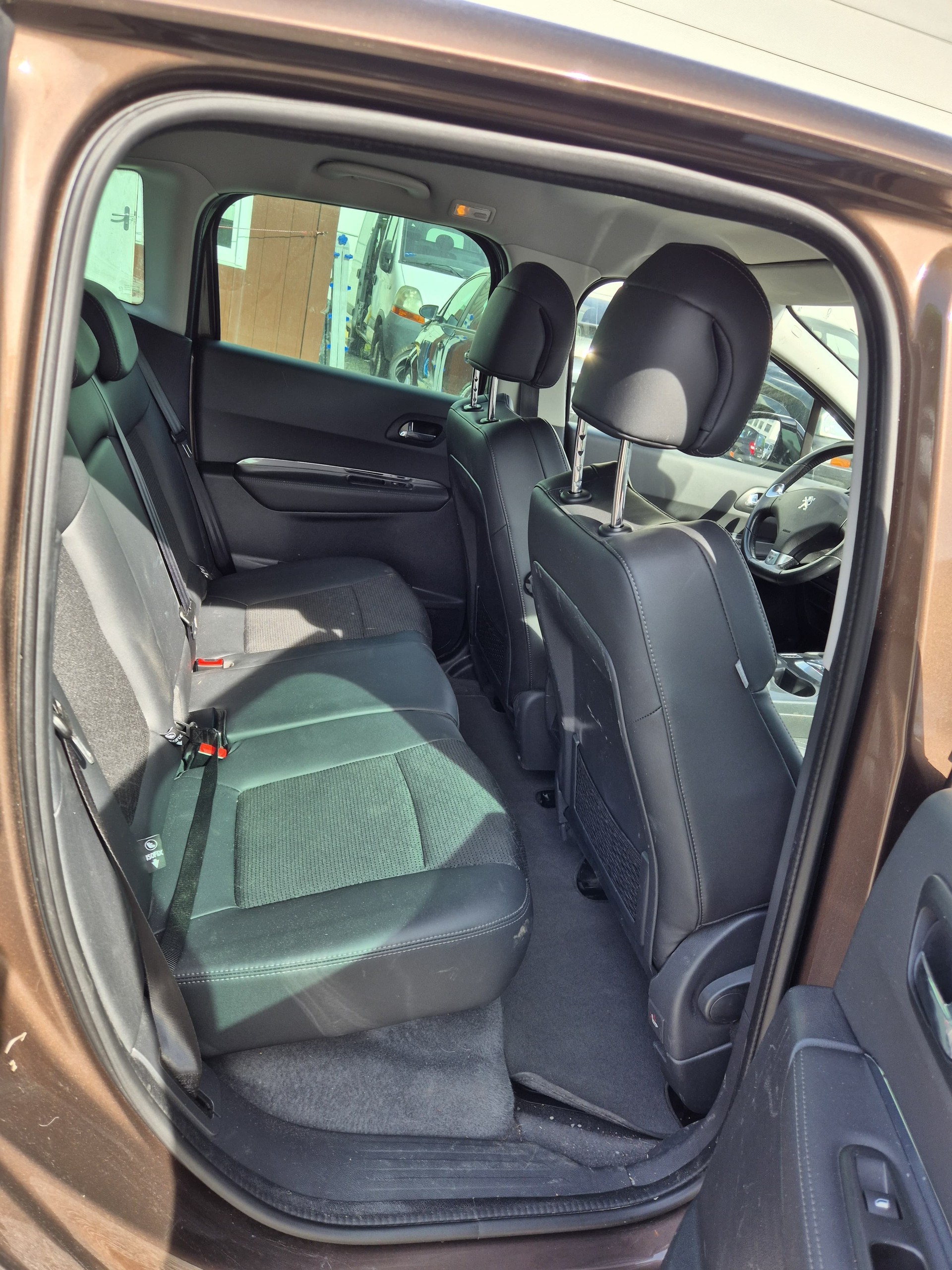 PEUGEOT 3008 HYbrid4 2.0 HDI ETG6-image-10