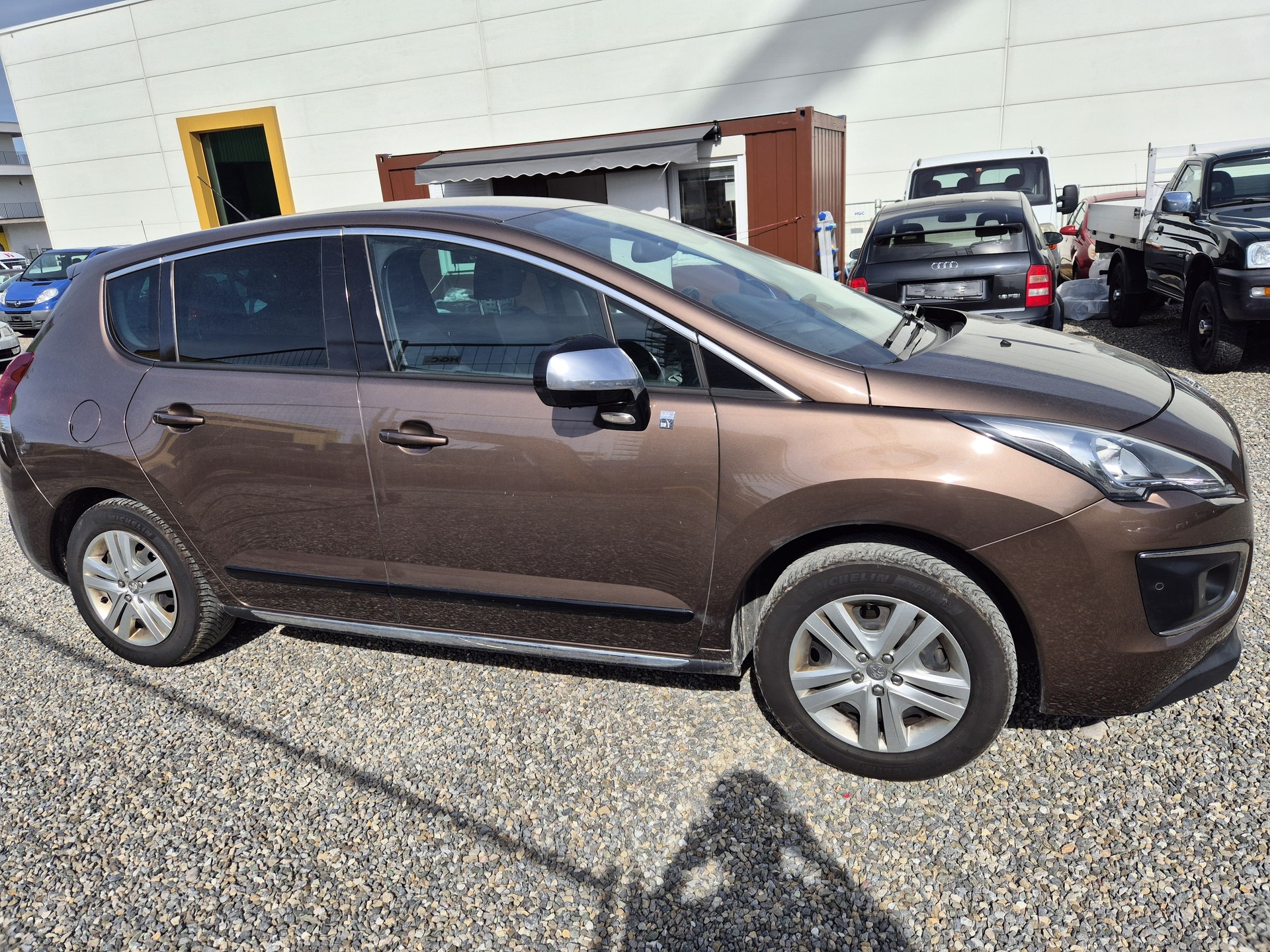 PEUGEOT 3008 HYbrid4 2.0 HDI ETG6-image-4