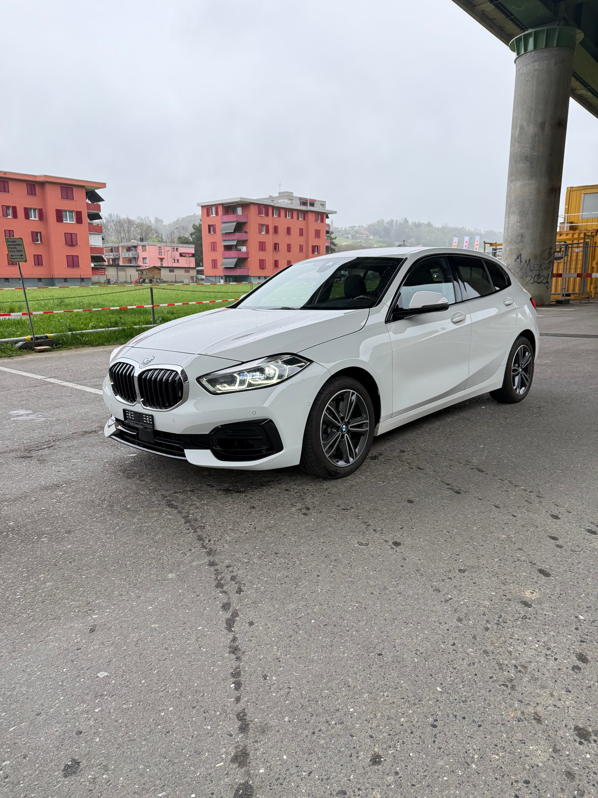 BMW 120-image-1