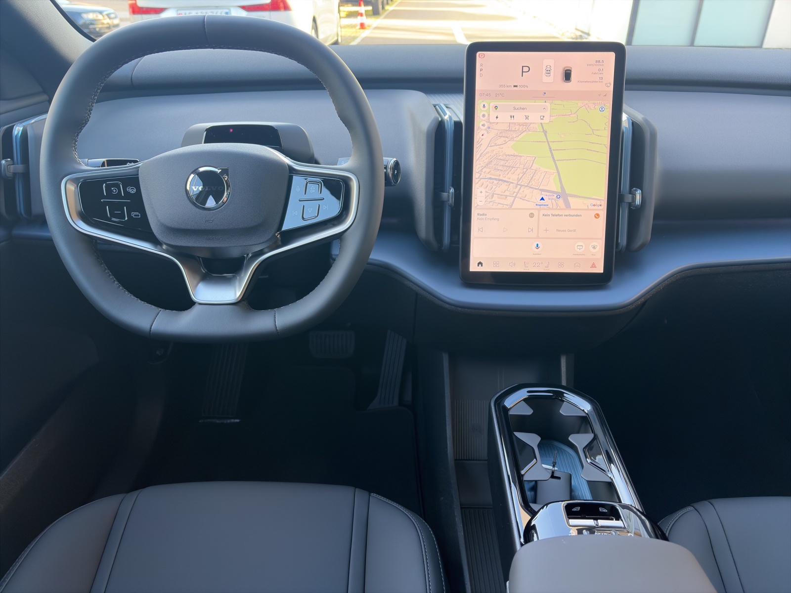 VOLVO EX30 E60 Plus Swiss Black Edition-image-9