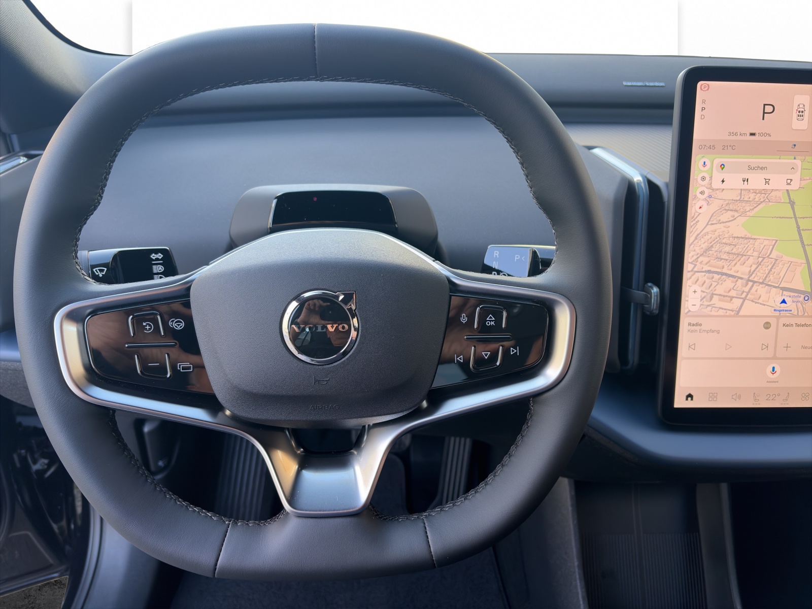 VOLVO EX30 E60 Plus Swiss Black Edition-image-12