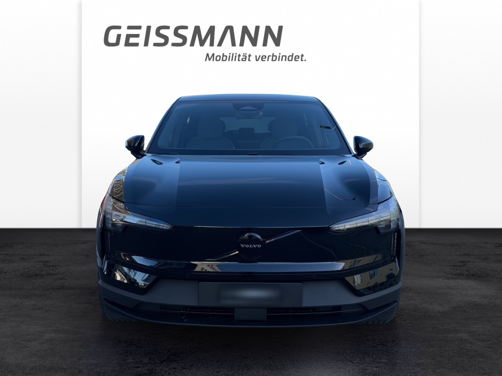 VOLVO EX30 E60 Plus Swiss Black Edition-image-6