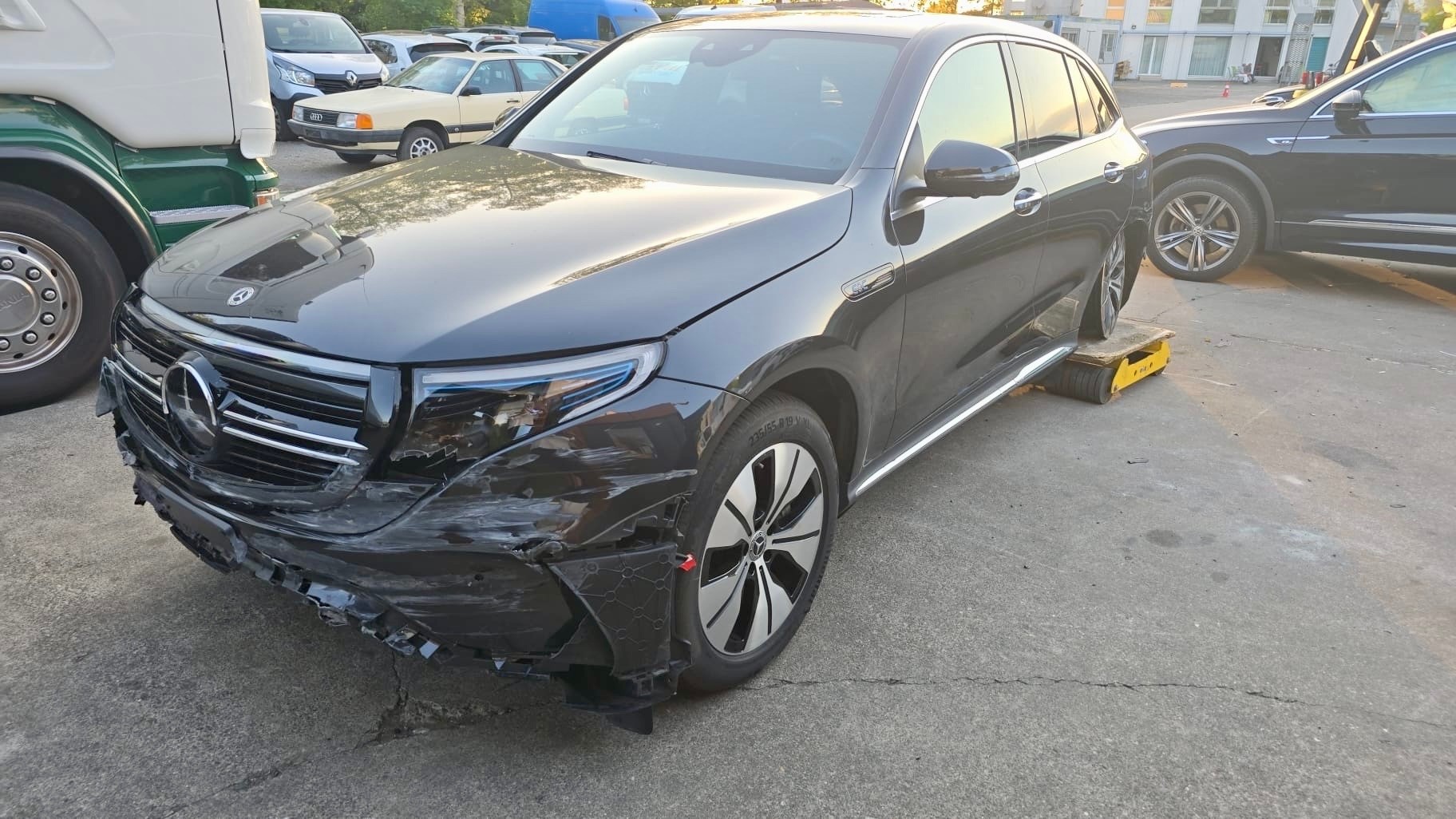 MERCEDES-BENZ EQC 400 4Matic EQ Star