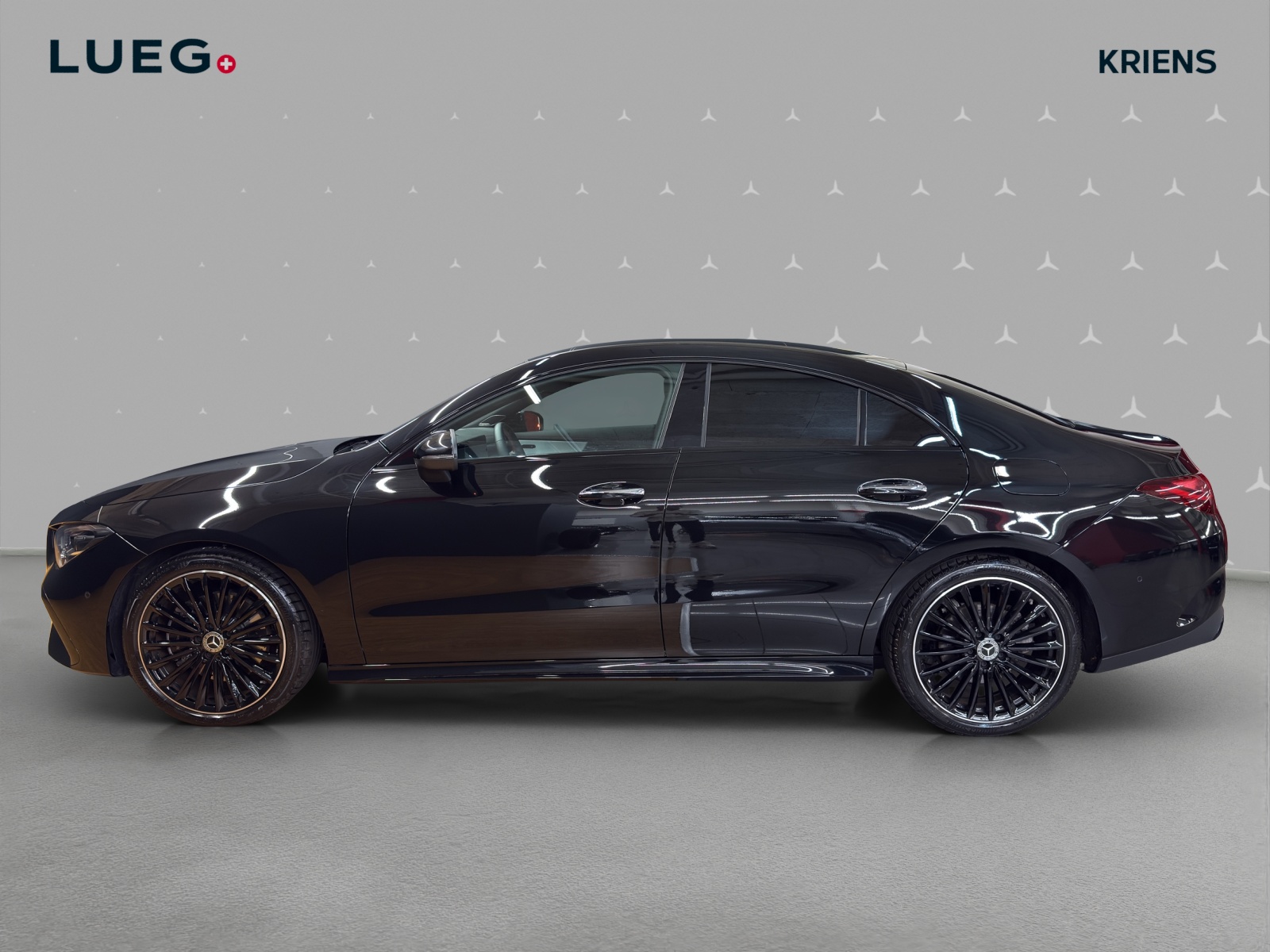 MERCEDES-BENZ CLA 200 - AMG / DISTRONIC / Rückfahrkamera / Panorama-Dach / Soundsystem-image-1