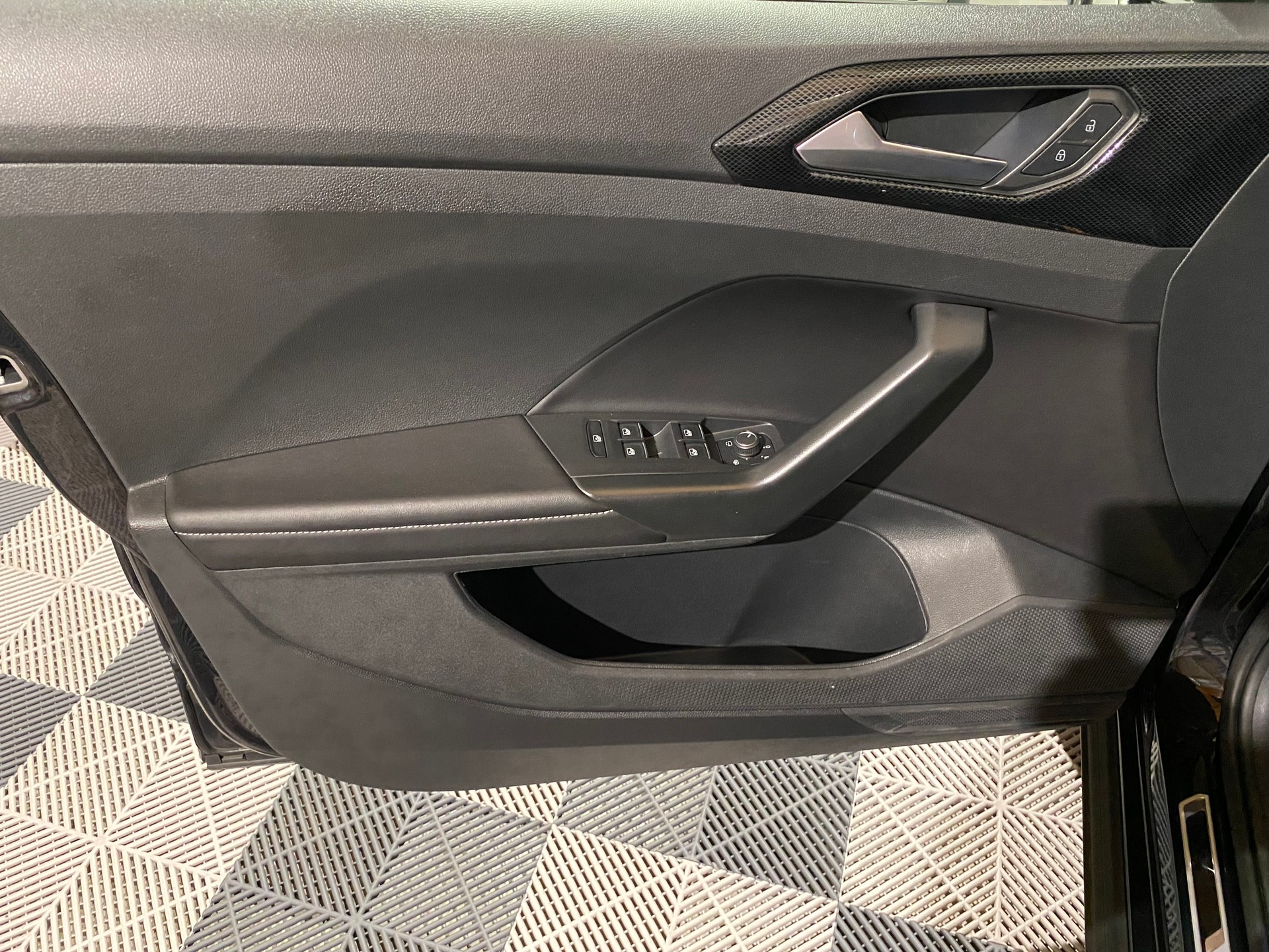 VW T-Cross 1.0 TSI EVO R-Line DSG-image-12
