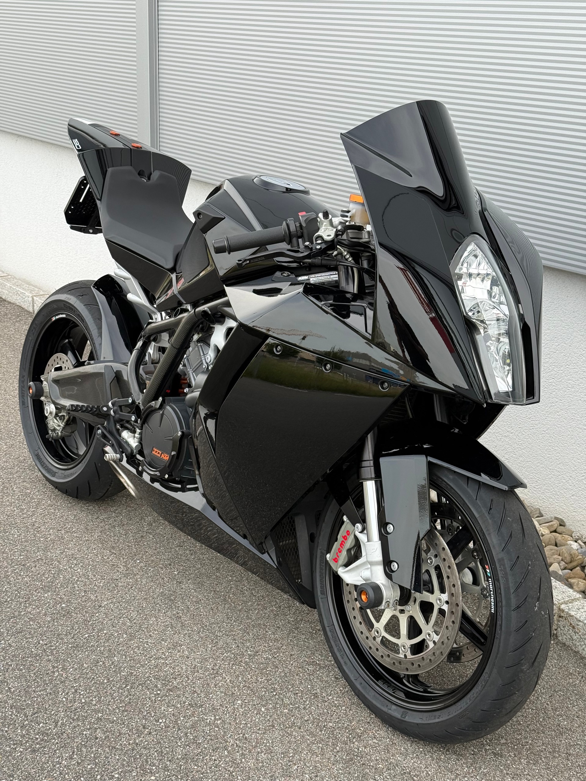 KTM 1190 RC8-showroom-element-1