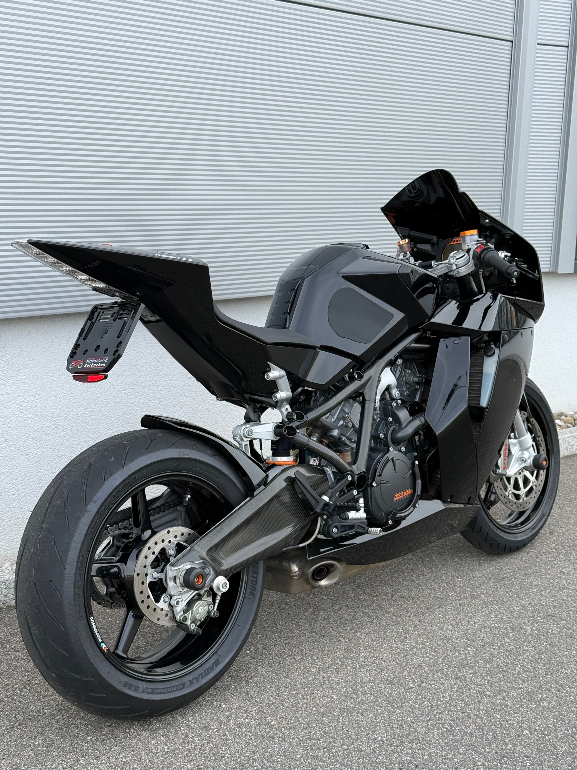 KTM 1190 RC8-showroom-element-2