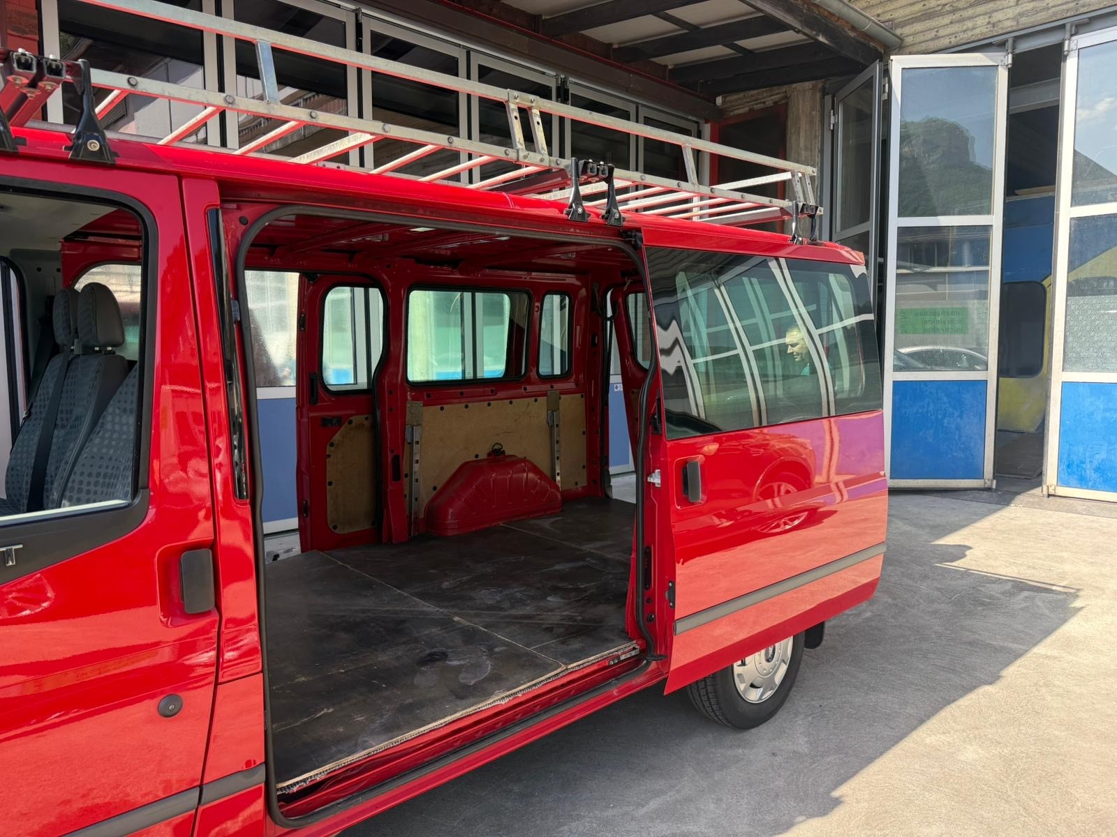 FORD Transit 2.2 TDCi 280 M-image-23