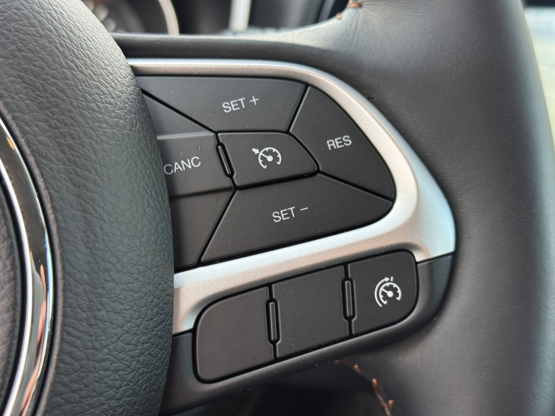 JEEP Compass 2.0 CRD Opening Ed. AWD-image-15