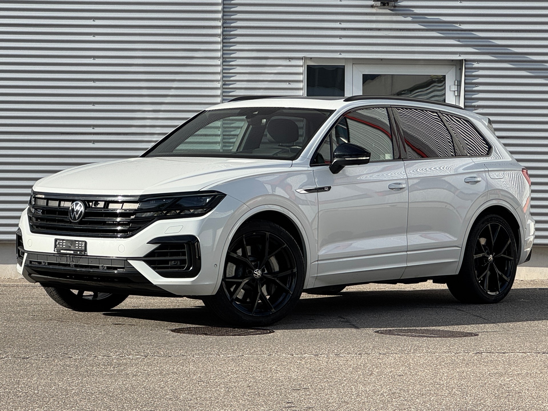 VW Touareg 3.0 TSI eHybrid R Tiptronic-image-3