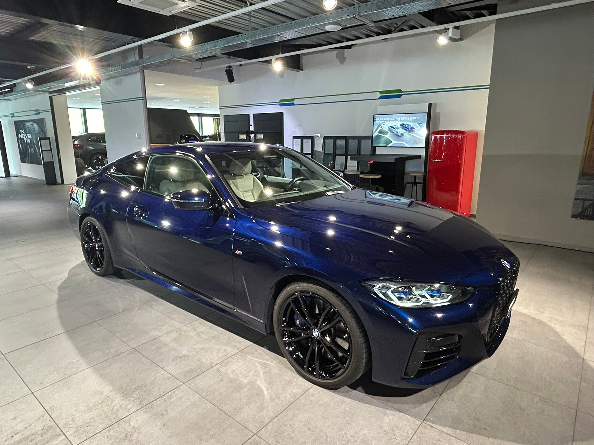 BMW M440i xDrive 48V Coupé Steptronic-image-2