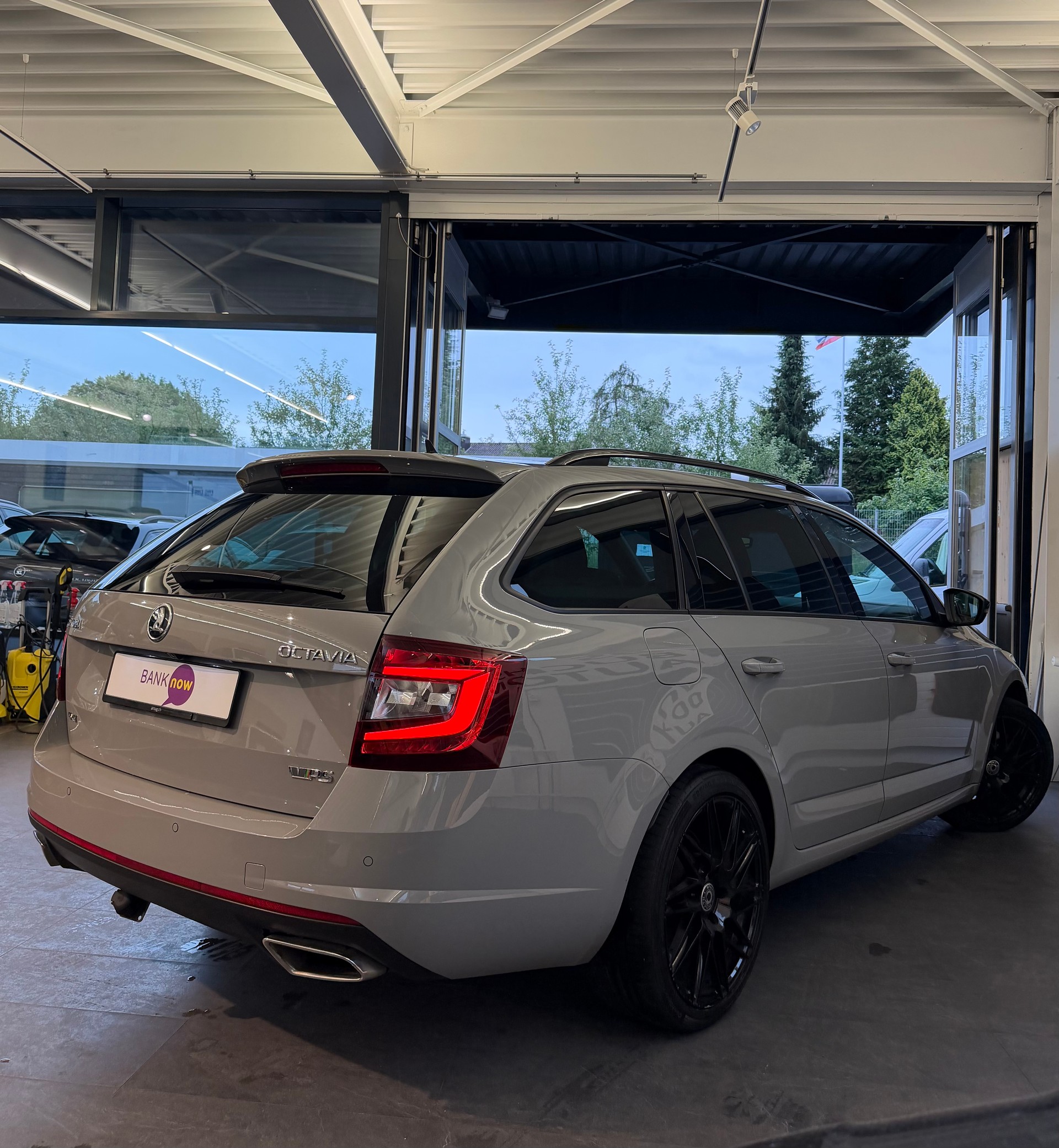 SKODA Octavia Combi 2.0 TDI 184 RS Prag 4x4 DSG-image-4