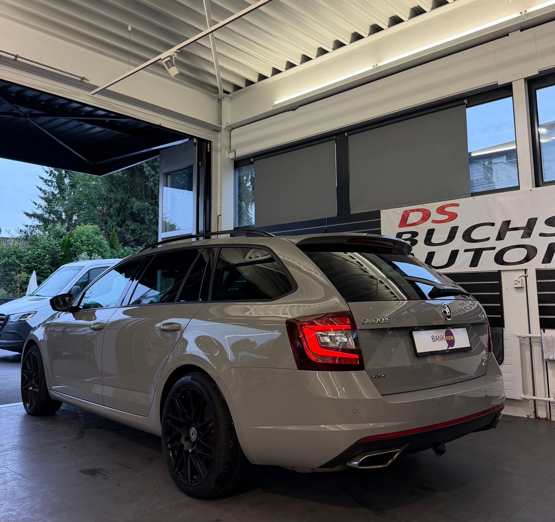 SKODA Octavia Combi 2.0 TDI 184 RS Prag 4x4 DSG-image-3