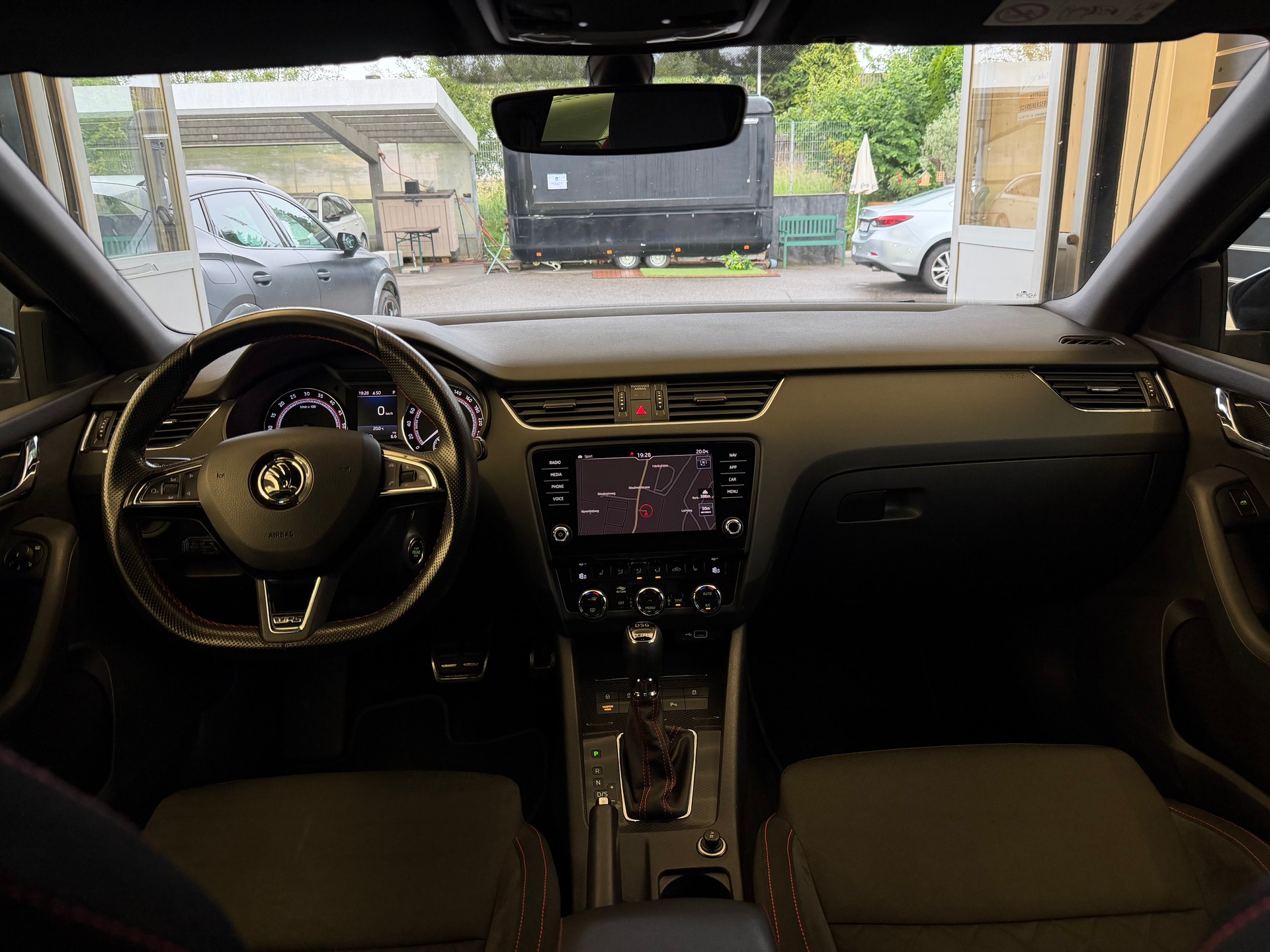 SKODA Octavia Combi 2.0 TDI 184 RS Prag 4x4 DSG-image-8