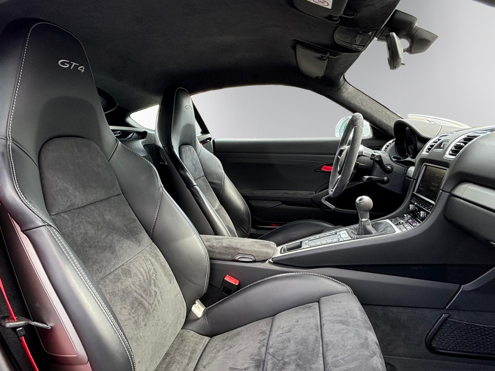 PORSCHE Cayman GT4-image-14