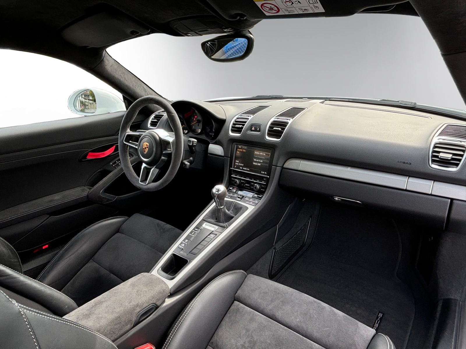 PORSCHE Cayman GT4-image-11