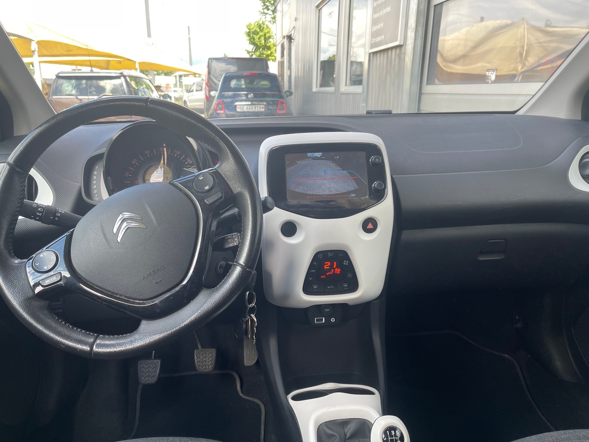 CITROEN C1 1.0 e-VTi Stop&Start Shine Edition-image-4