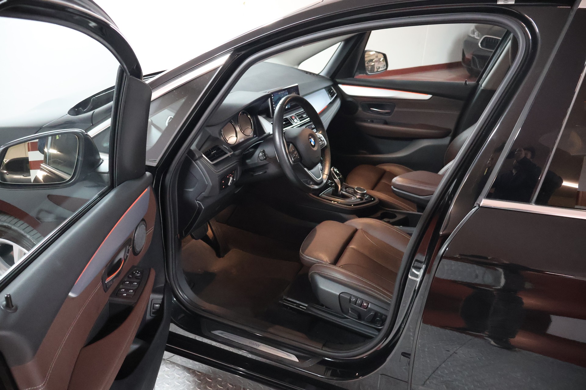 BMW 220d xDrive Gran Tourer Steptronic Luxury Line-image-6