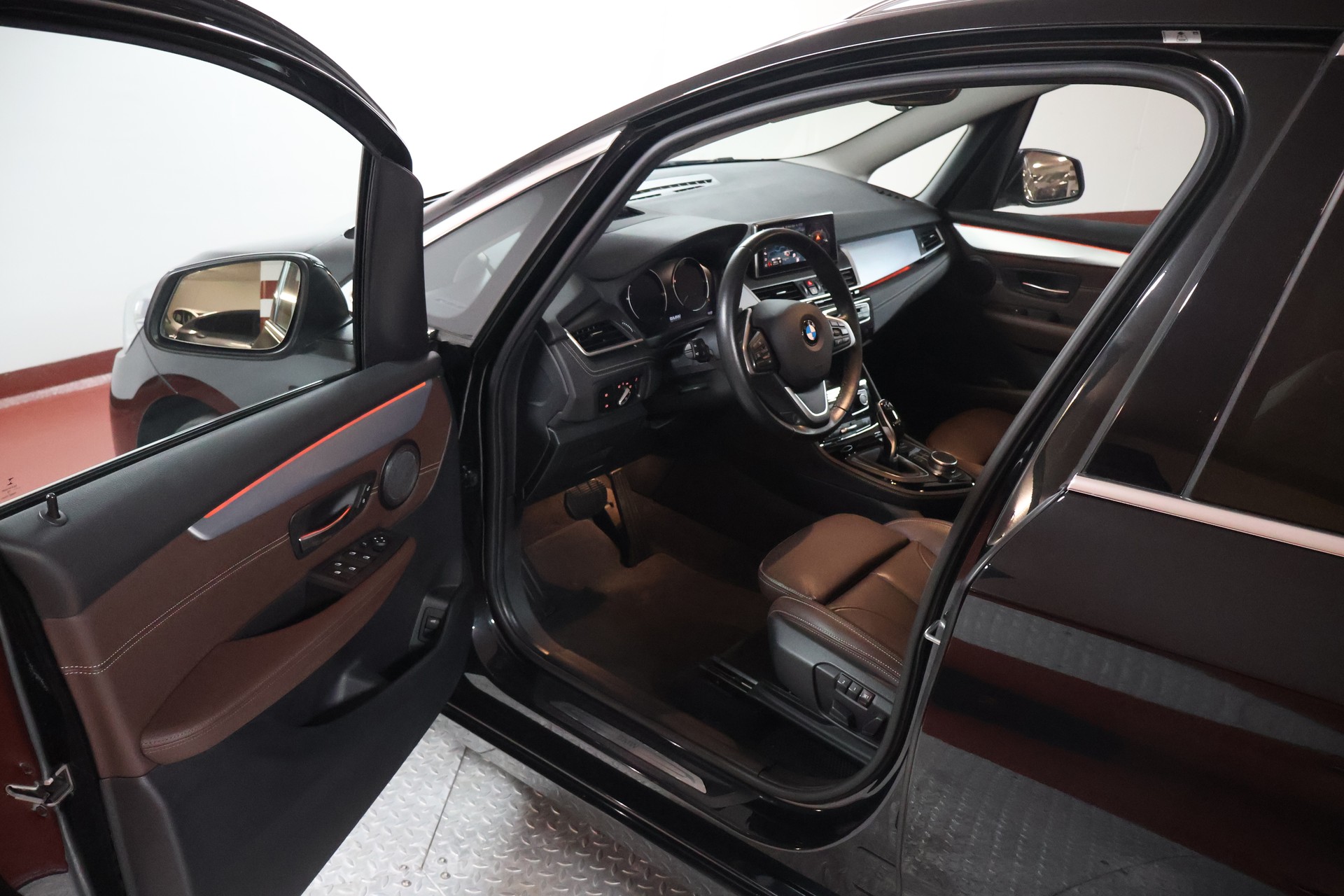 BMW 220d xDrive Gran Tourer Steptronic Luxury Line-image-5