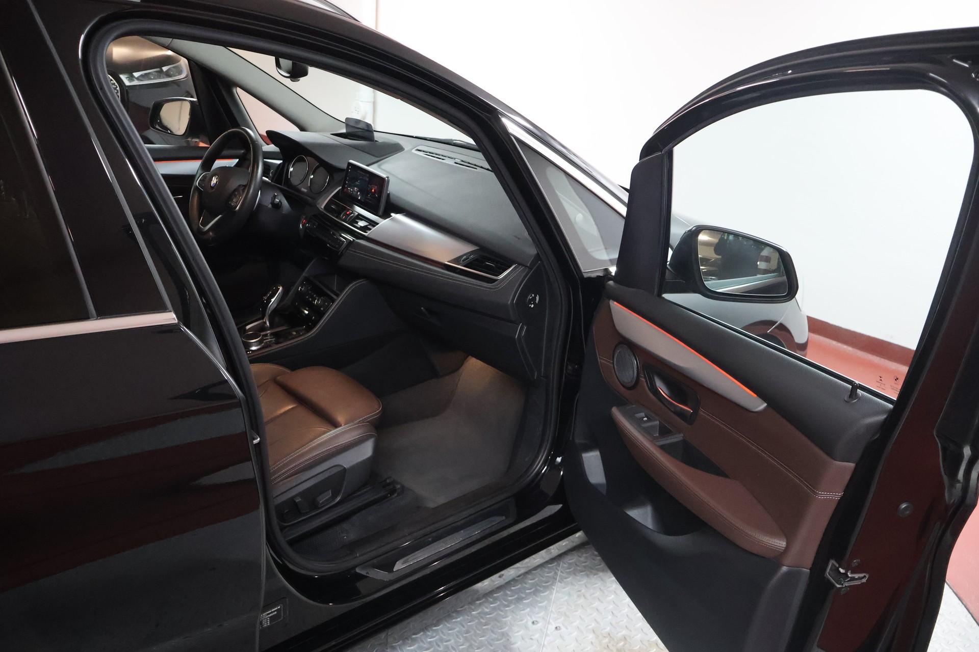 BMW 220d xDrive Gran Tourer Steptronic Luxury Line-image-15
