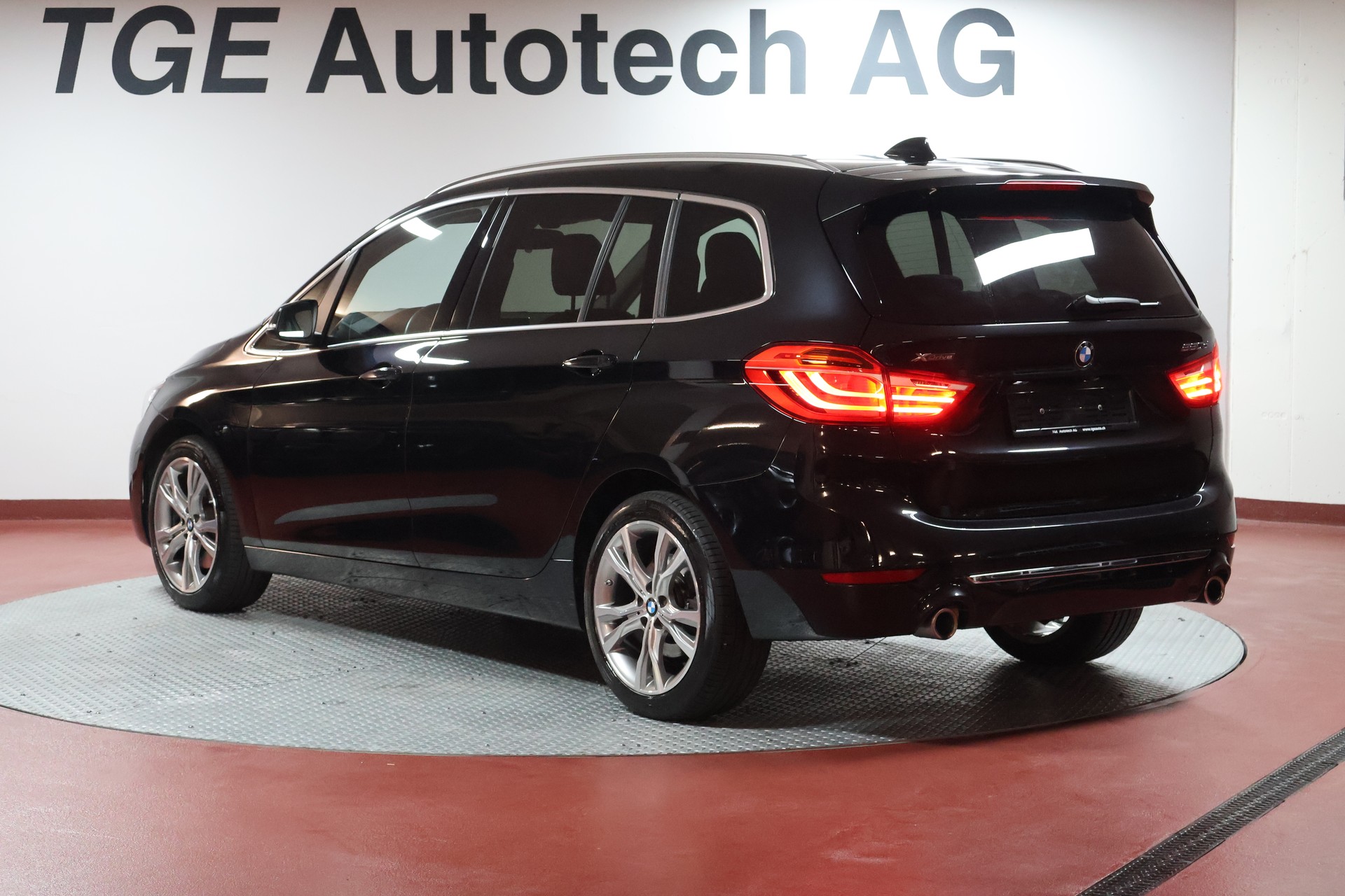 BMW 220d xDrive Gran Tourer Steptronic Luxury Line-image-18