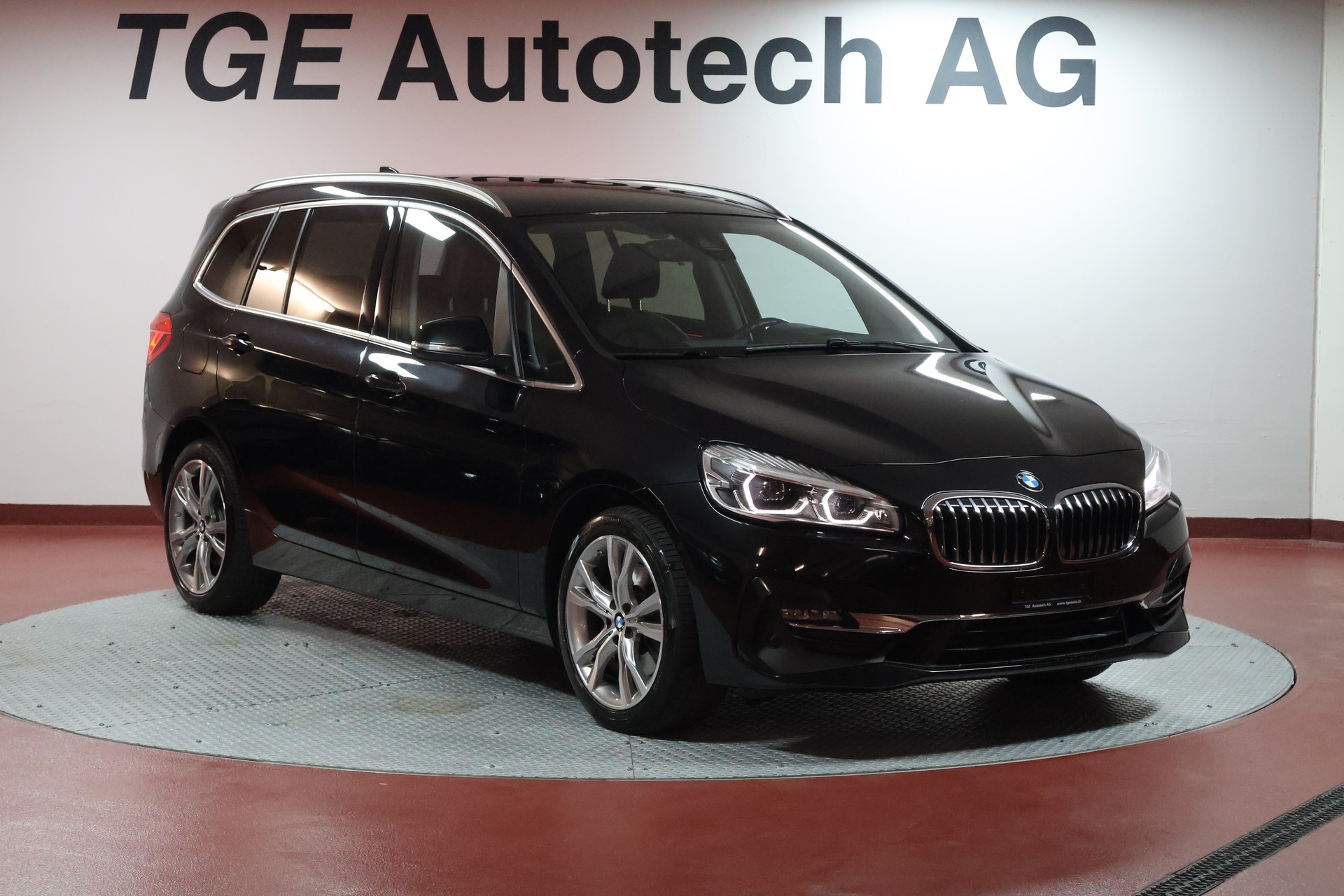 BMW 220d xDrive Gran Tourer Steptronic Luxury Line-image-2