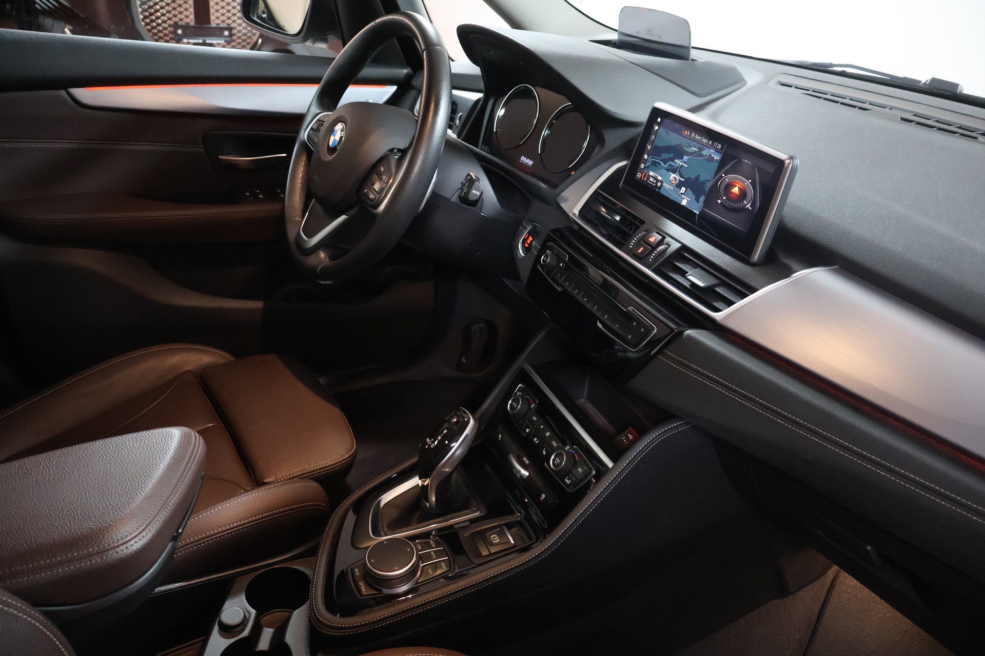 BMW 220d xDrive Gran Tourer Steptronic Luxury Line-image-10