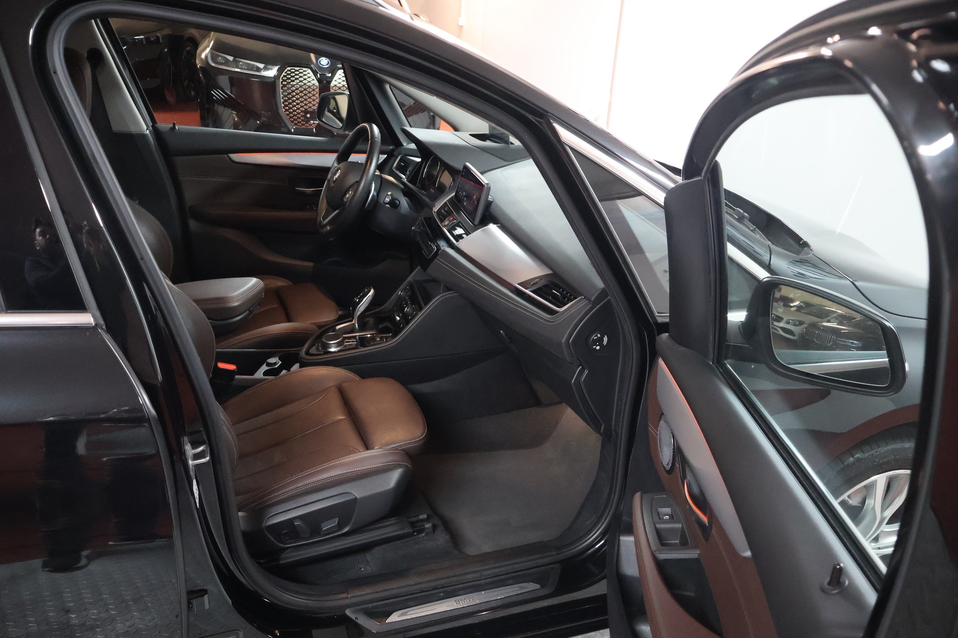 BMW 220d xDrive Gran Tourer Steptronic Luxury Line-image-14