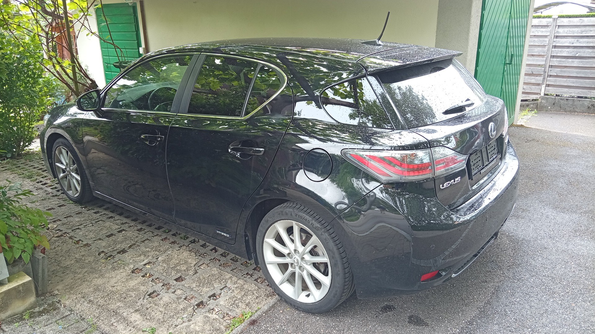 LEXUS CT 200h 1.8 excellence CVT-image-1