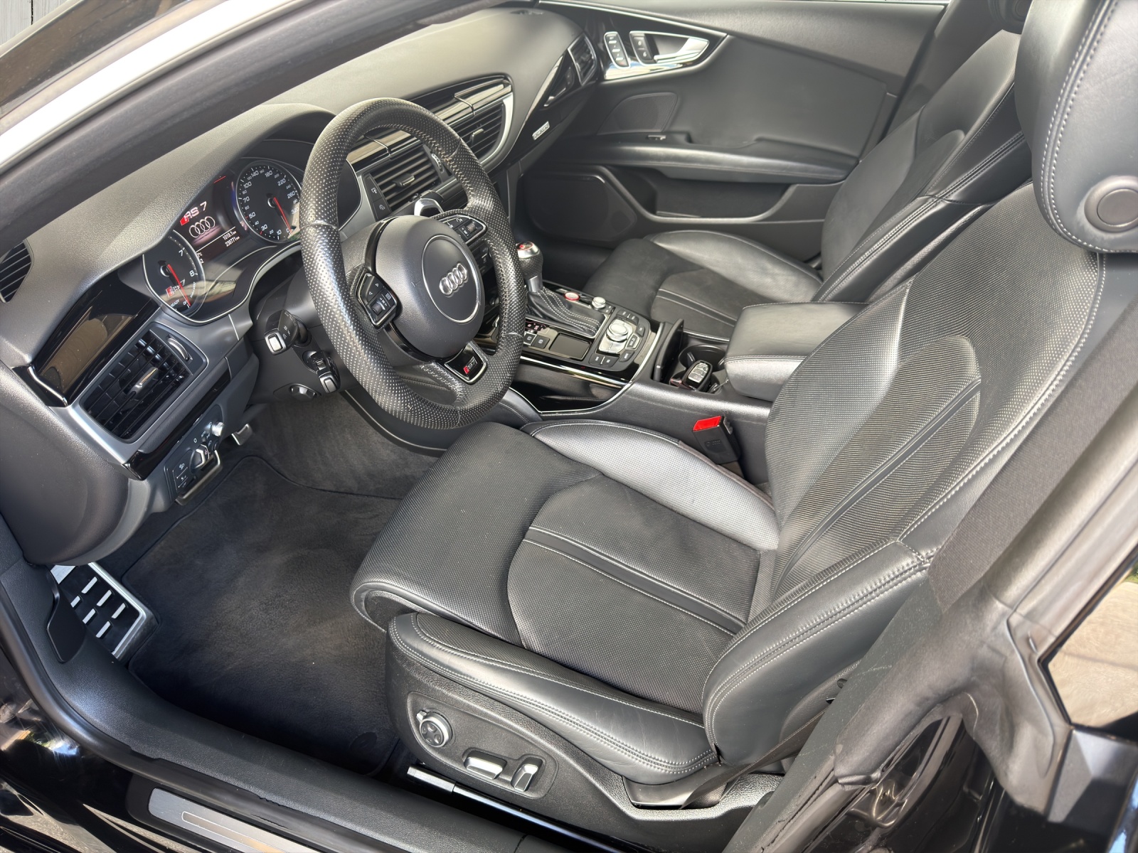 AUDI RS7 Sportback 4.0 TFSI V8 quattro S-tronic-image-9