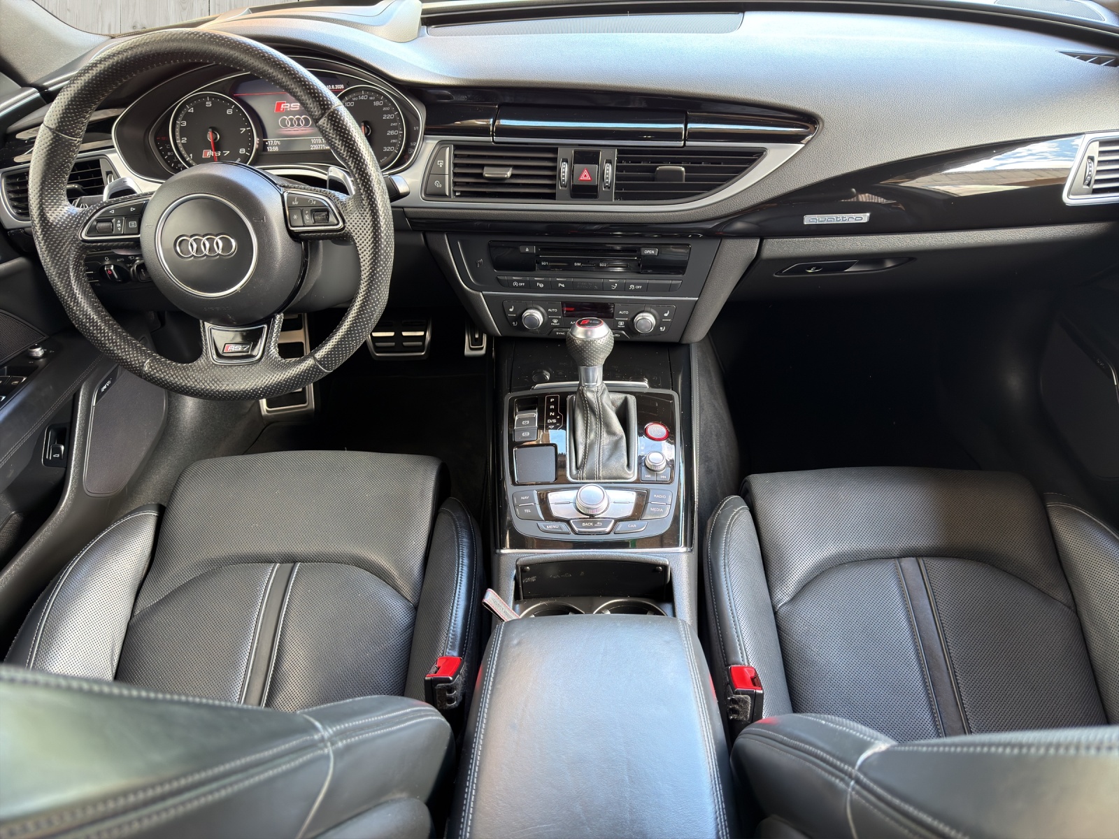 AUDI RS7 Sportback 4.0 TFSI V8 quattro S-tronic-image-8