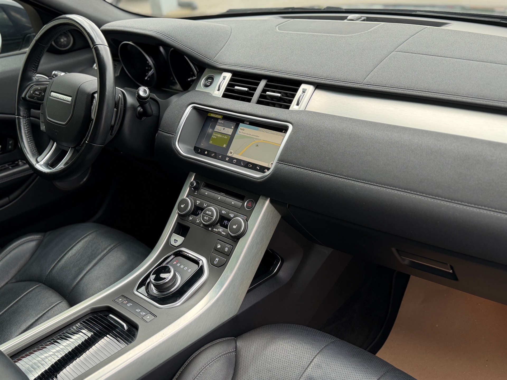 LAND ROVER Range Rover Evoque 2.0 Si4 SE Dynamic AT9-image-14