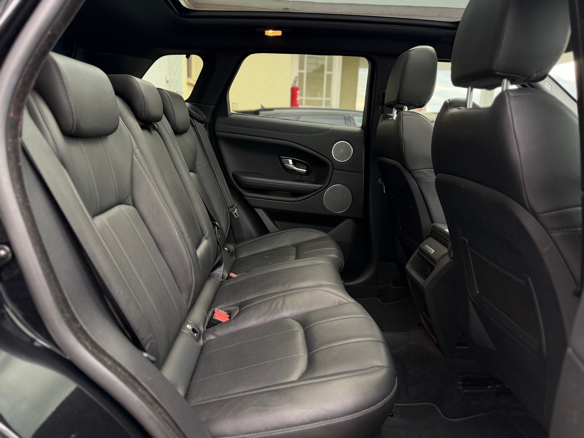 LAND ROVER Range Rover Evoque 2.0 Si4 SE Dynamic AT9-image-12