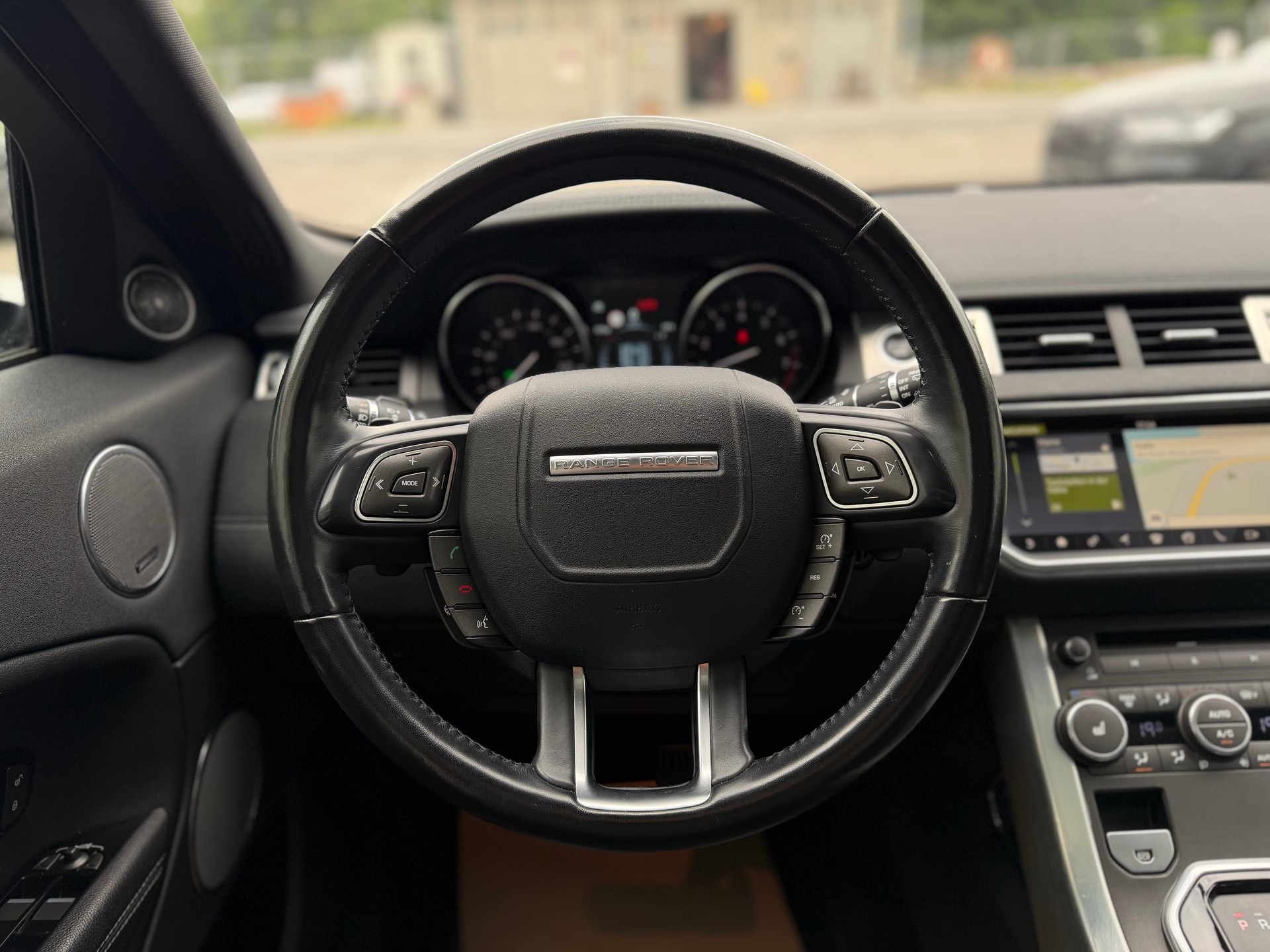 LAND ROVER Range Rover Evoque 2.0 Si4 SE Dynamic AT9-image-15