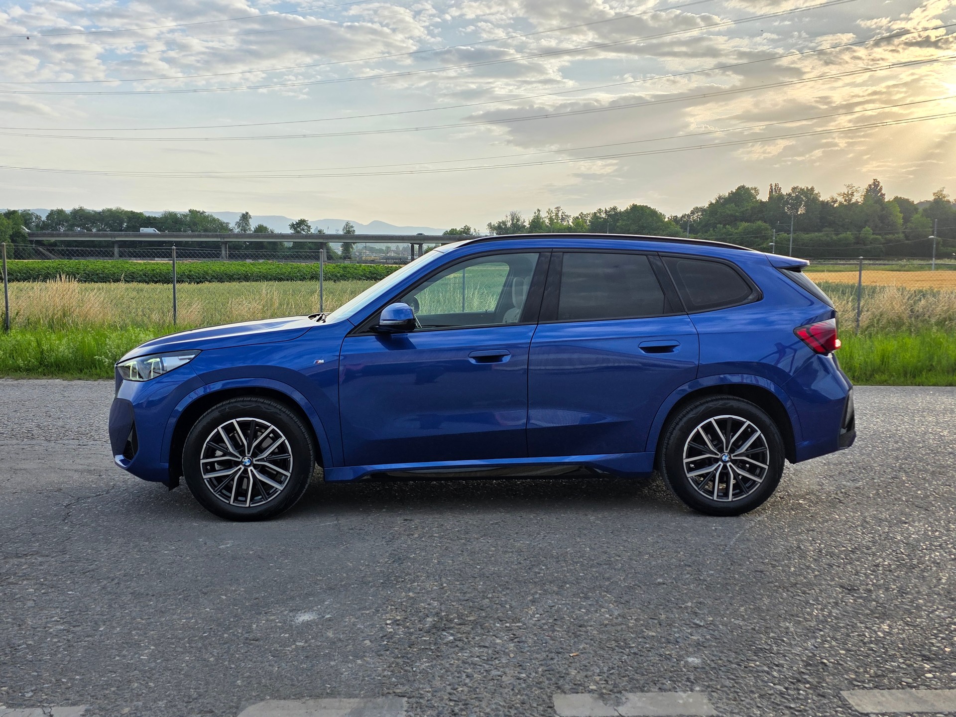 BMW X1 xDrive 23i 48V M Sport / Neu ab Mfk-image-2