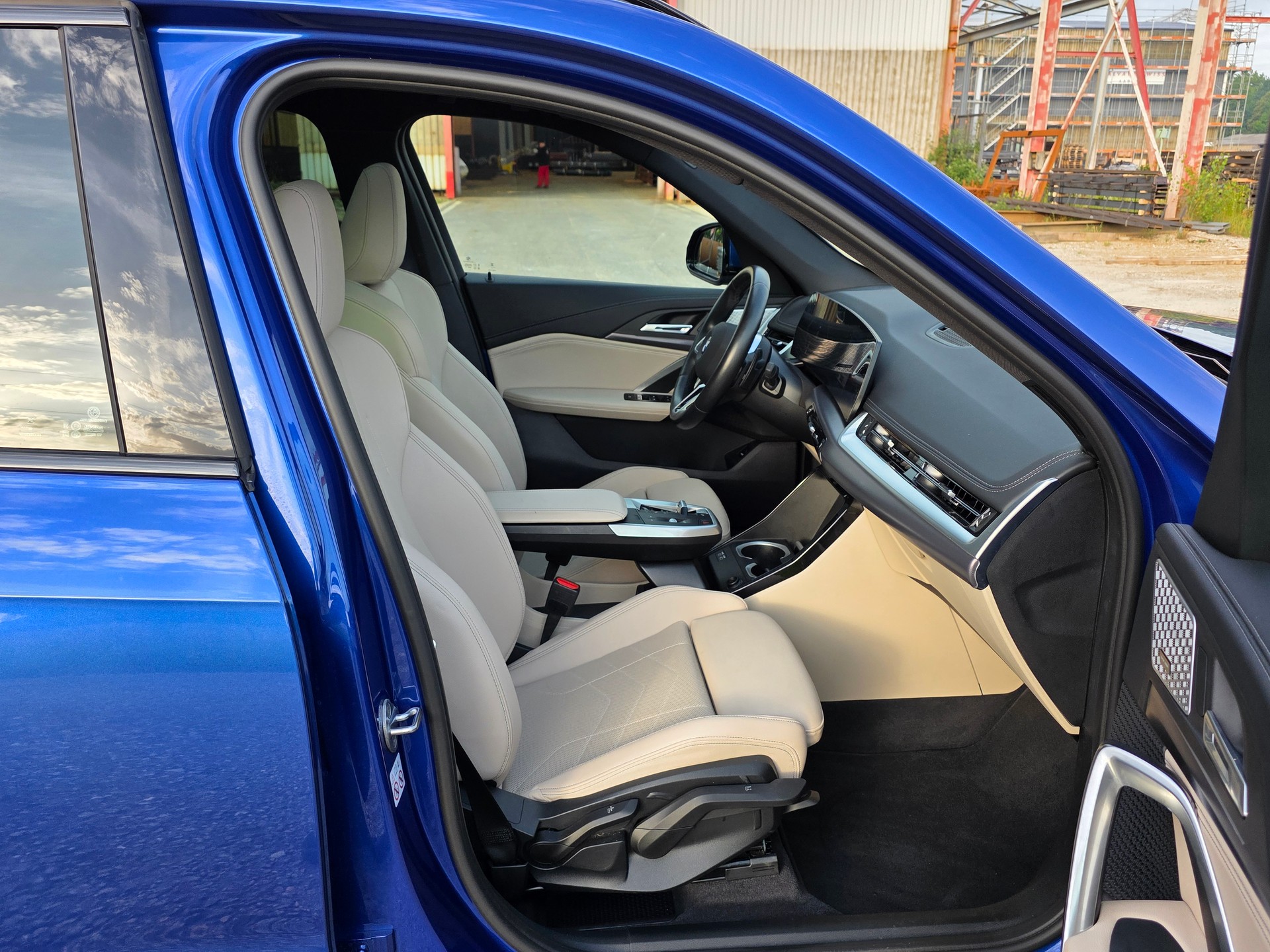 BMW X1 xDrive 23i 48V M Sport / Neu ab Mfk-image-8