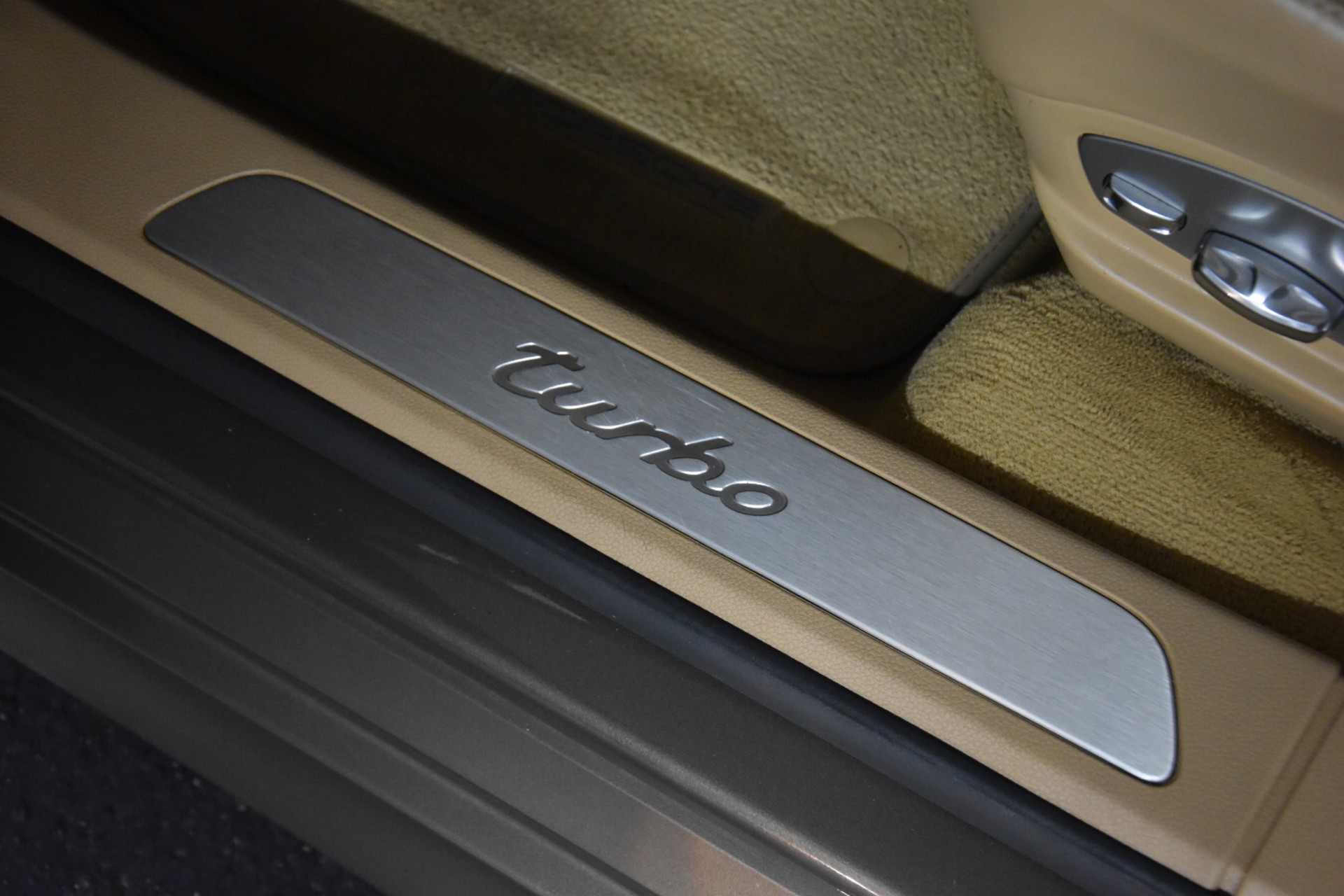 PORSCHE Panamera Turbo 4.8 PDK-image-23