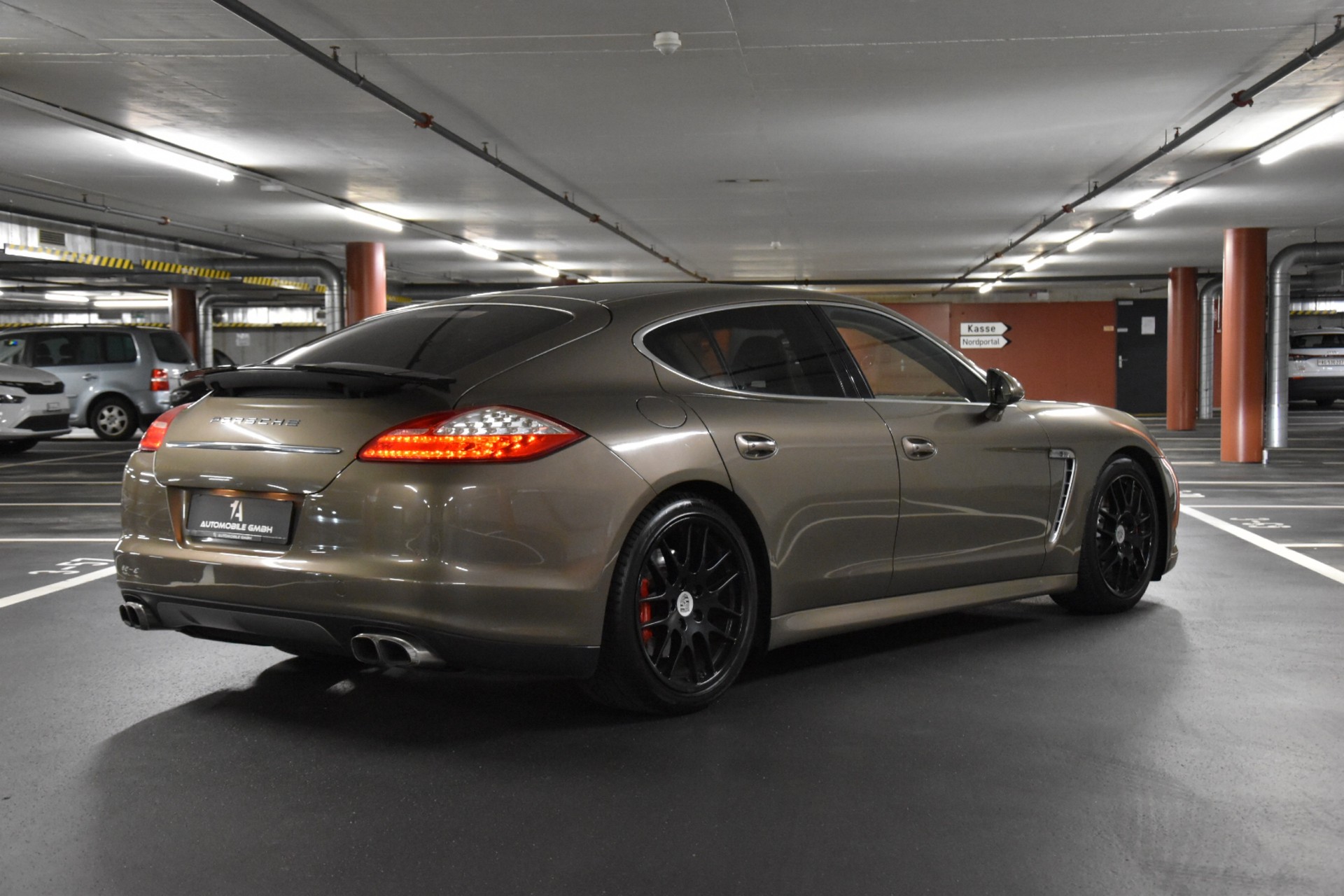 PORSCHE Panamera Turbo 4.8 PDK-image-9