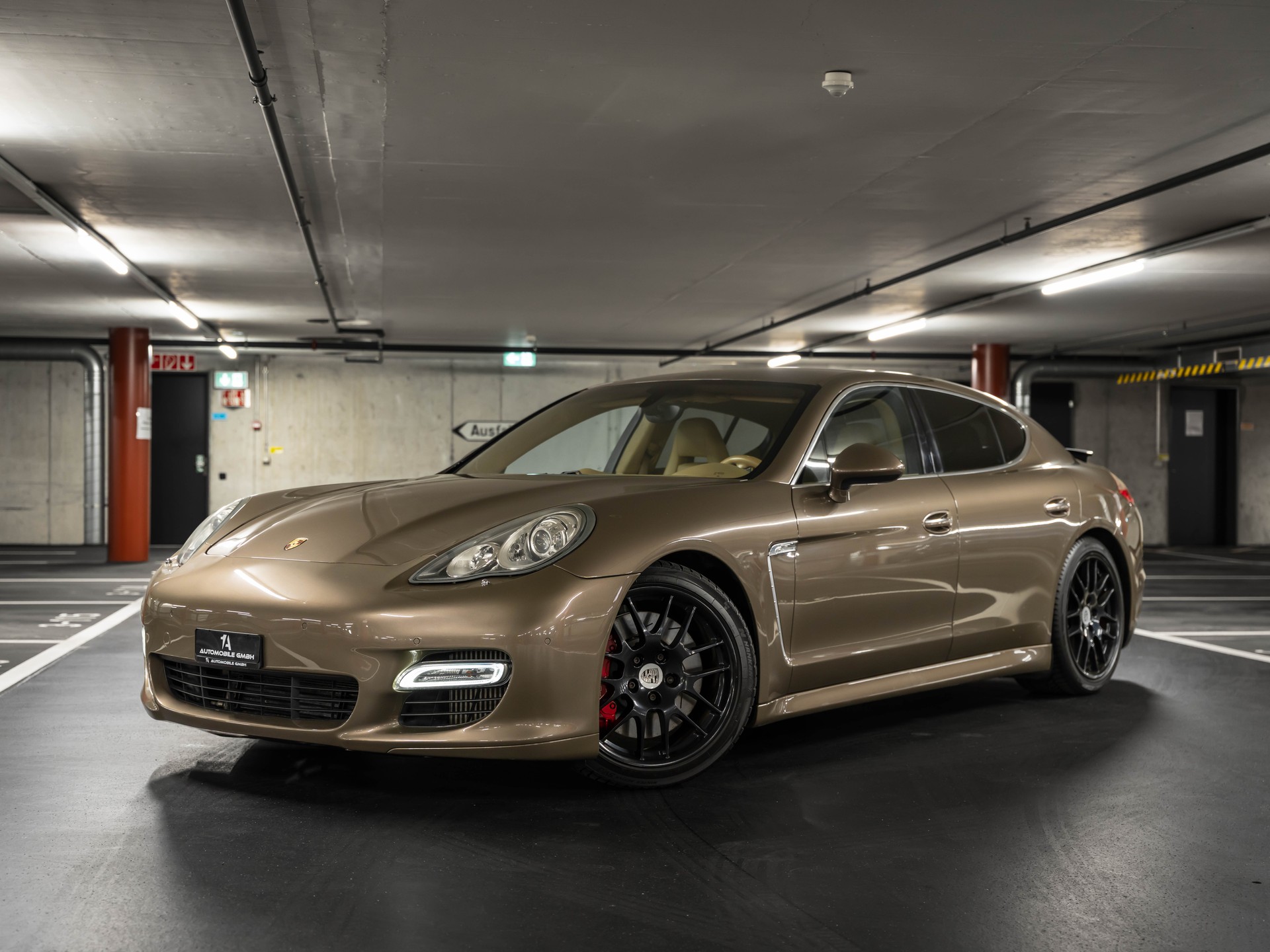 PORSCHE Panamera Turbo 4.8 PDK-image-0