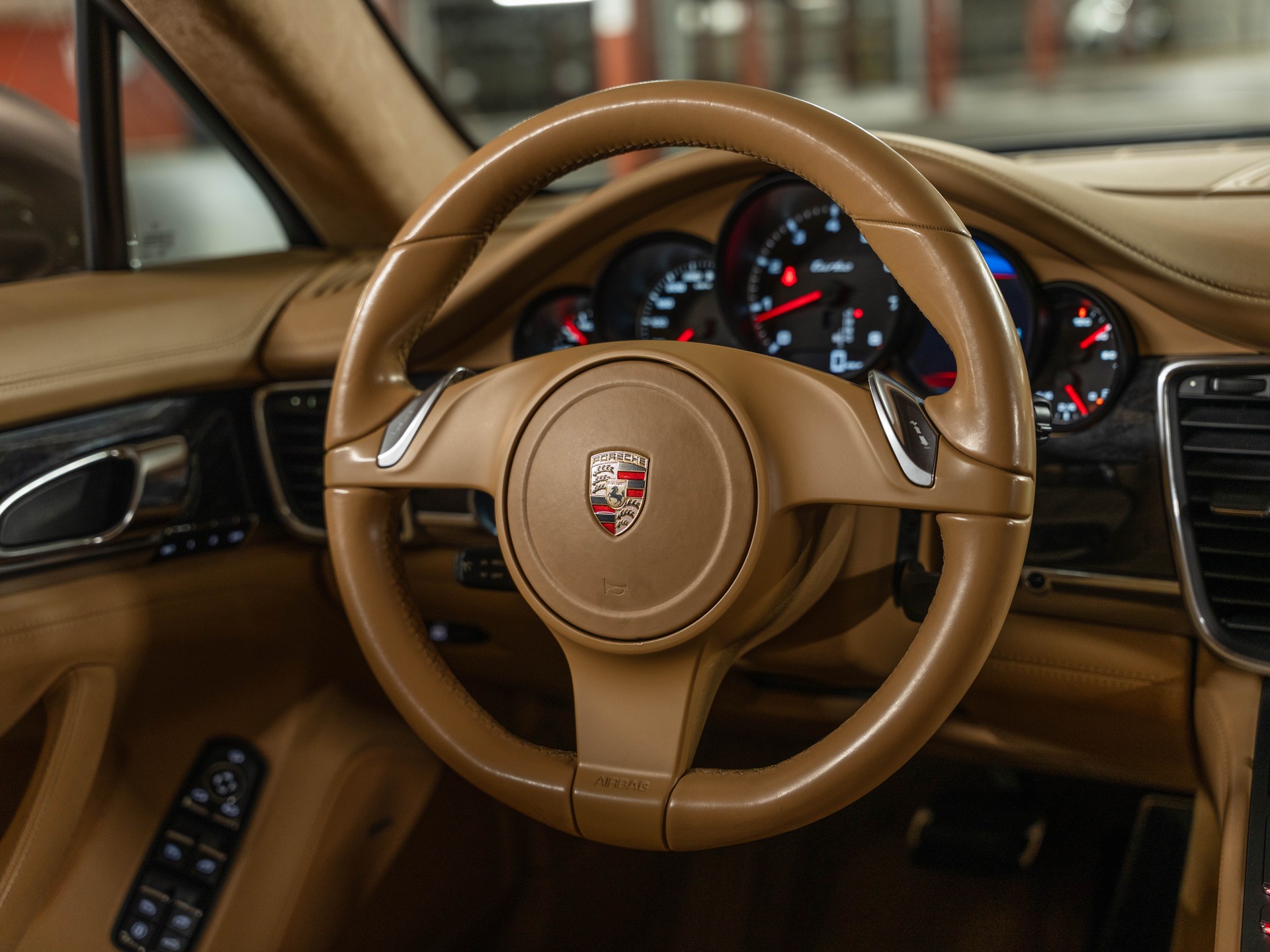 PORSCHE Panamera Turbo 4.8 PDK-image-16