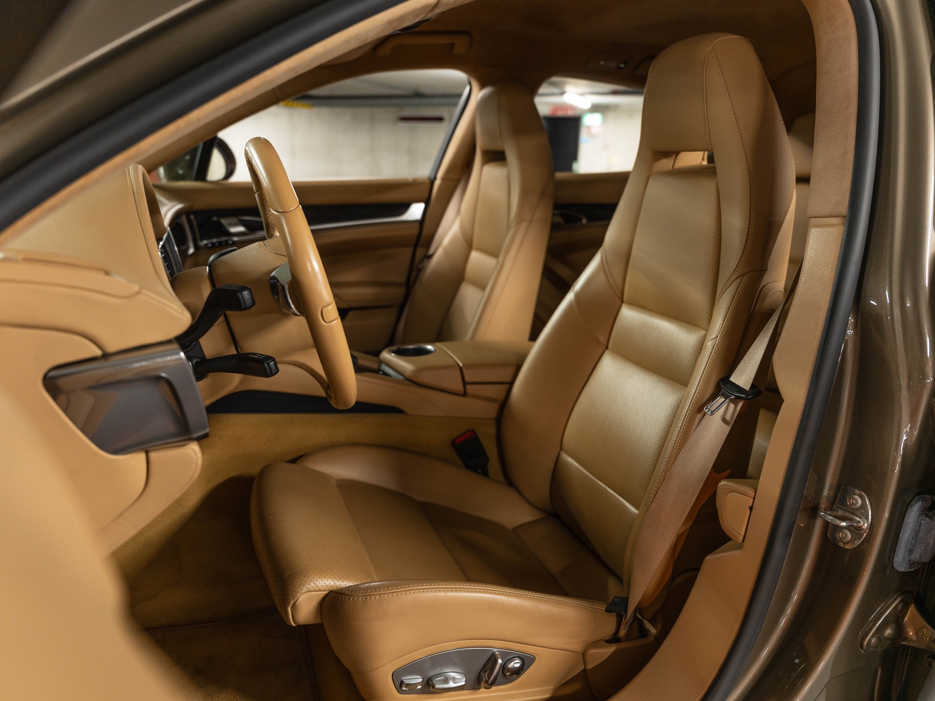 PORSCHE Panamera Turbo 4.8 PDK-image-29