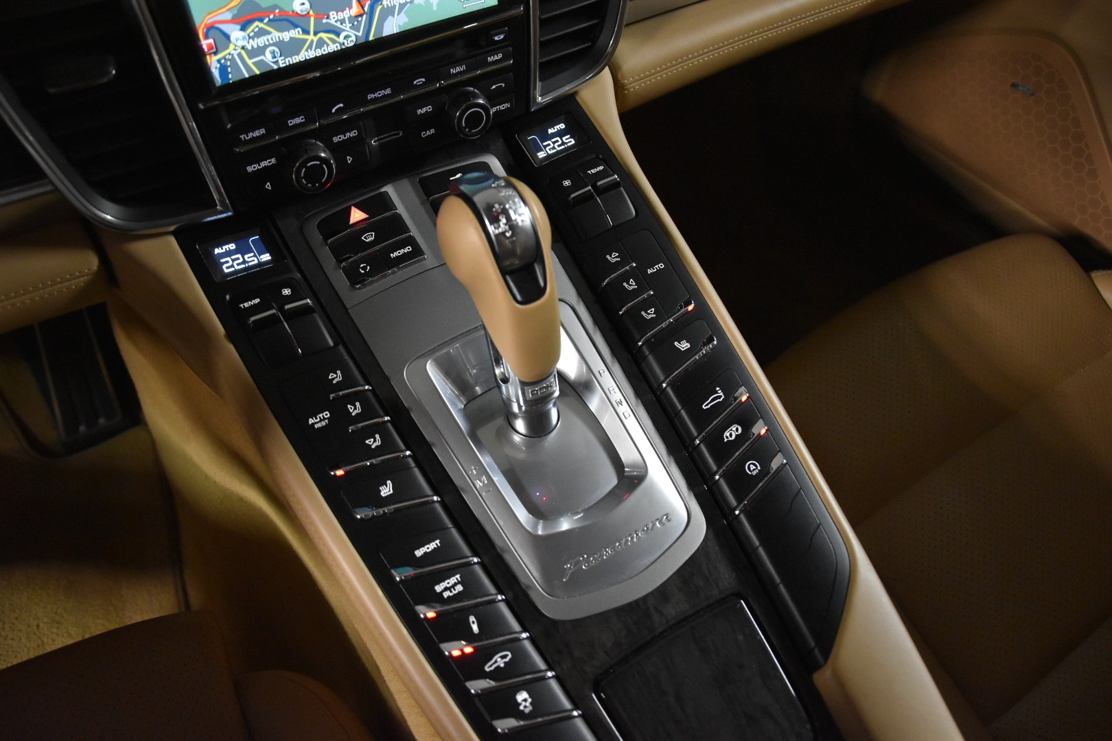 PORSCHE Panamera Turbo 4.8 PDK-image-22