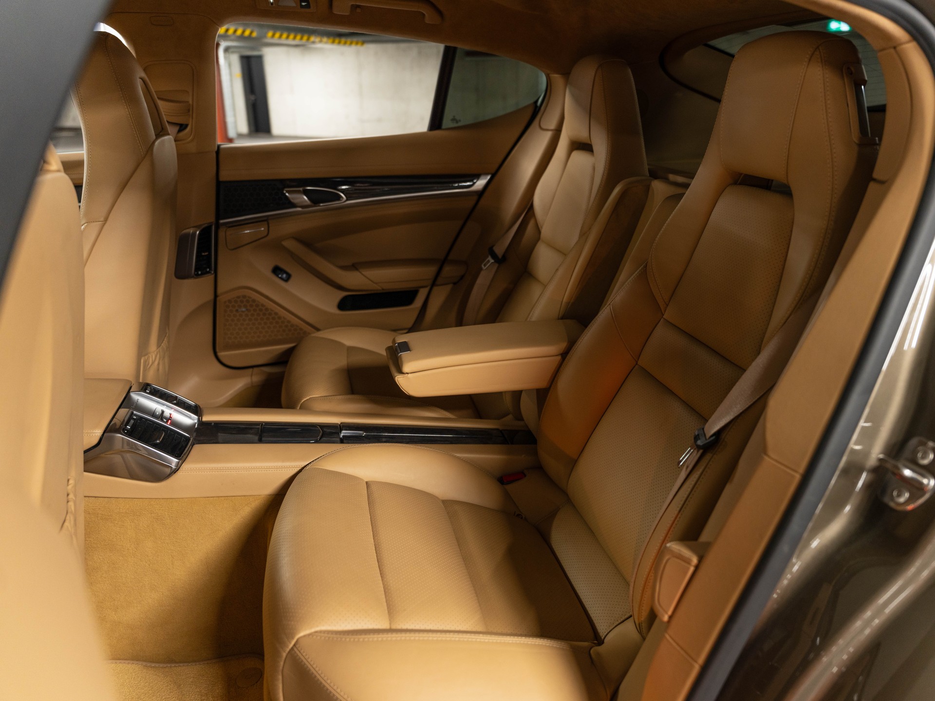 PORSCHE Panamera Turbo 4.8 PDK-image-31