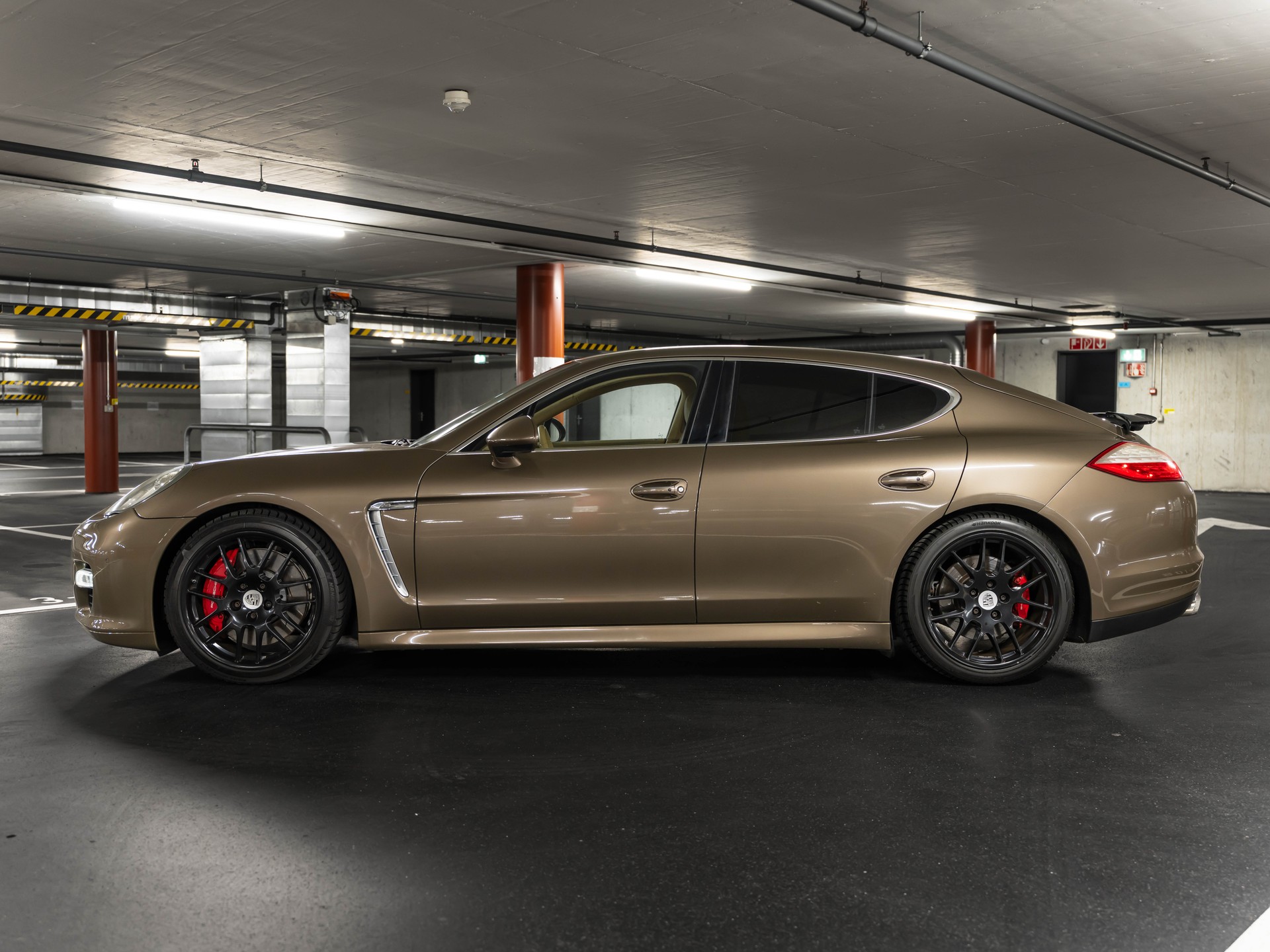 PORSCHE Panamera Turbo 4.8 PDK-image-4