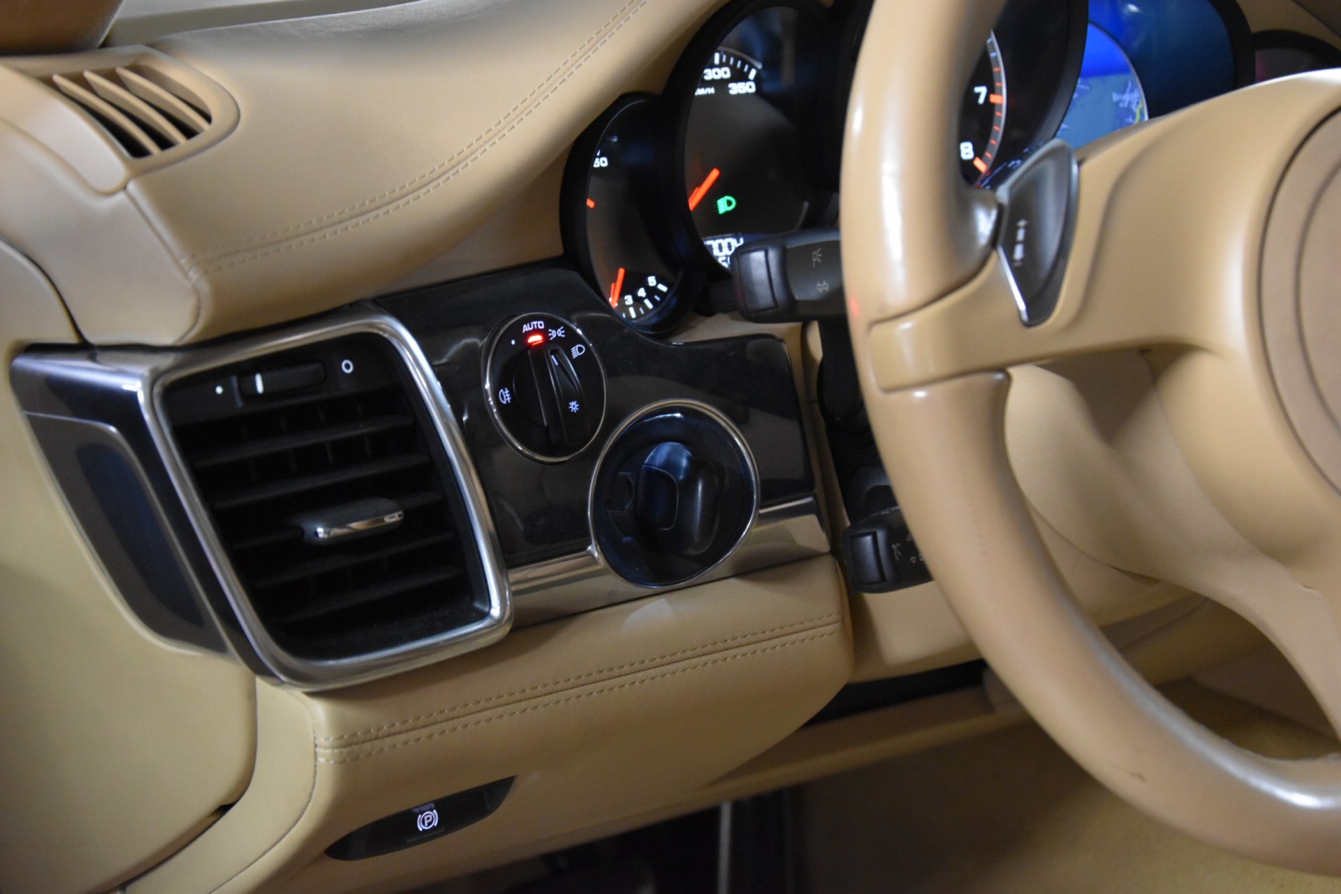 PORSCHE Panamera Turbo 4.8 PDK-image-25
