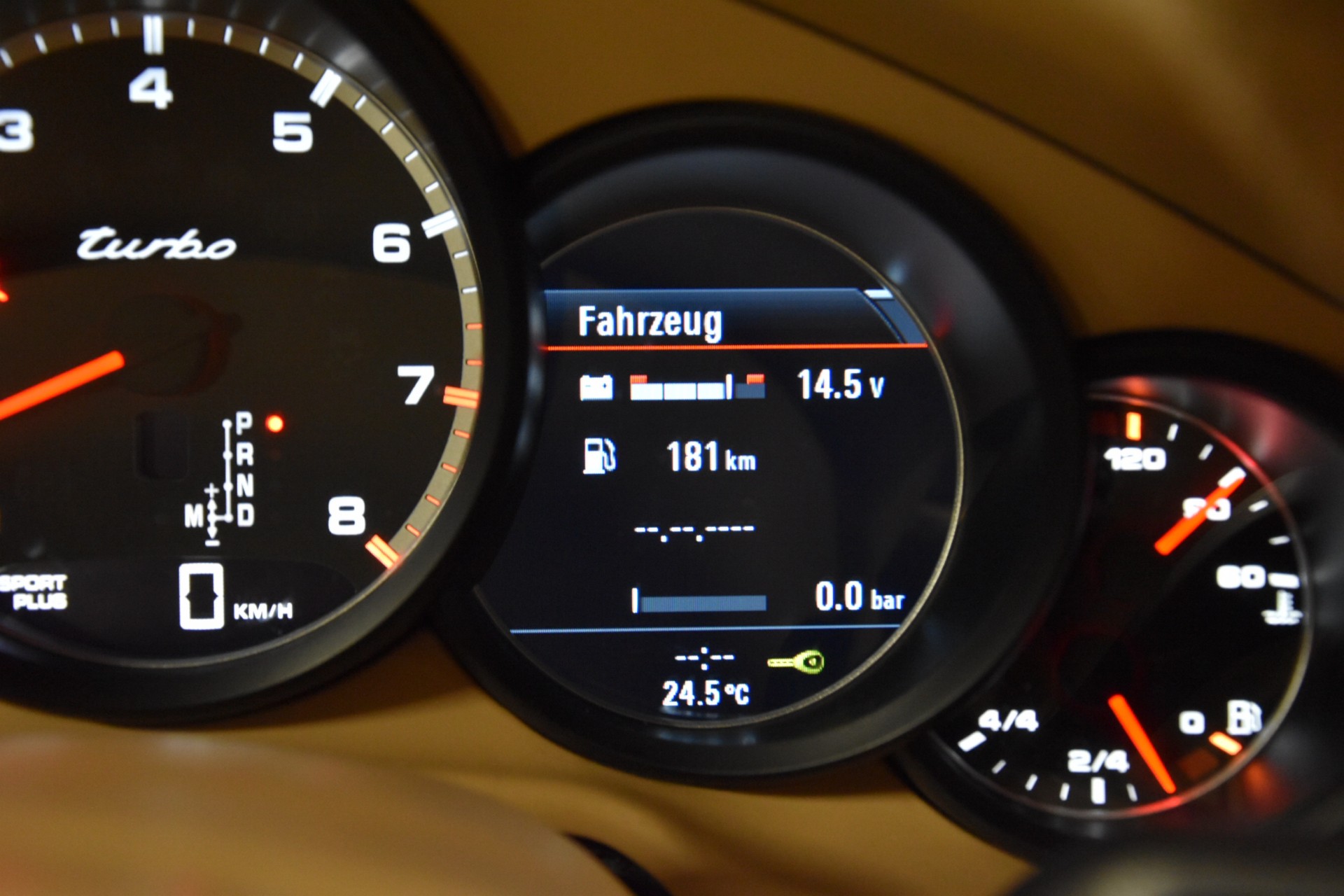 PORSCHE Panamera Turbo 4.8 PDK-image-16