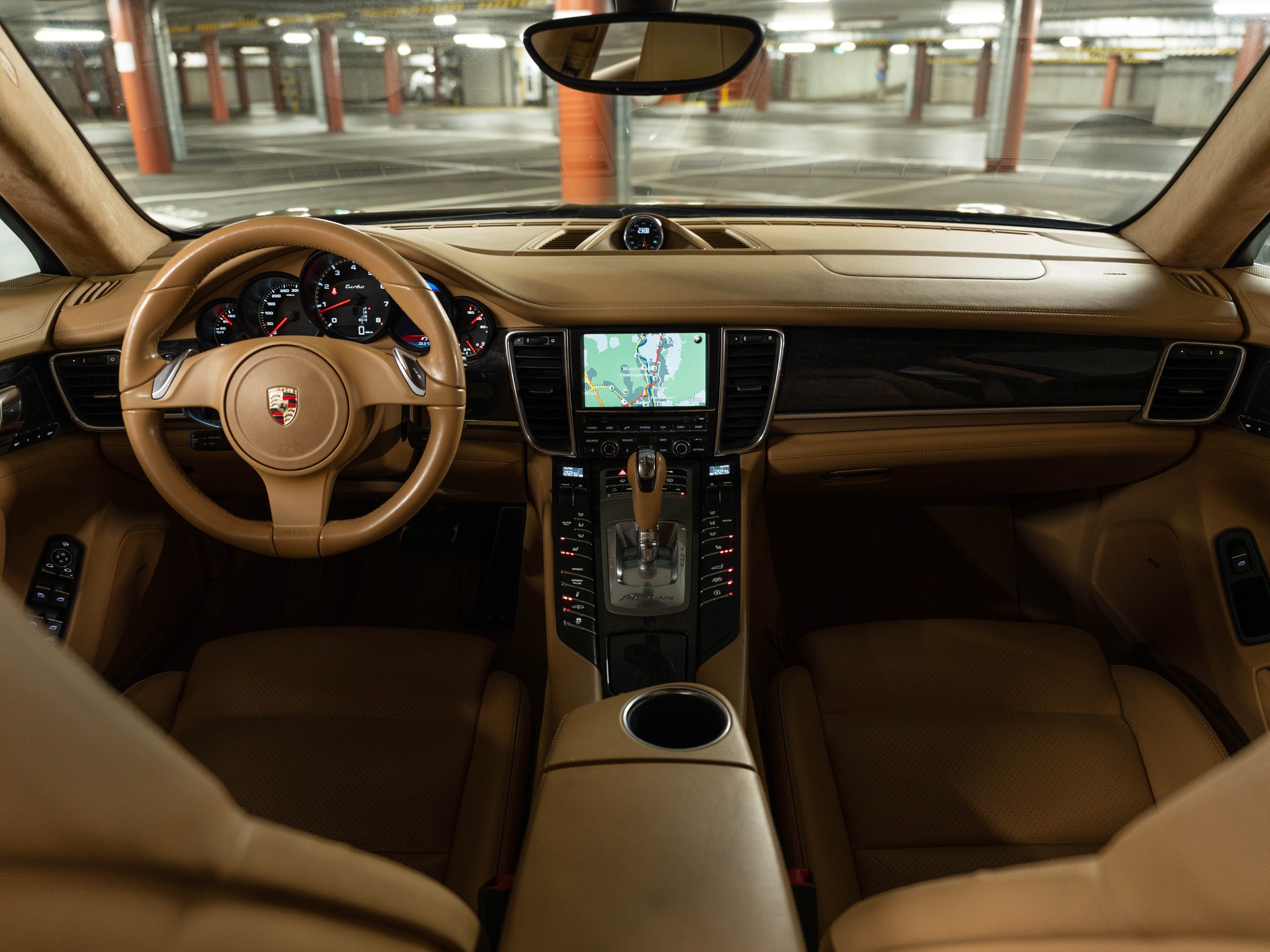 PORSCHE Panamera Turbo 4.8 PDK-image-15