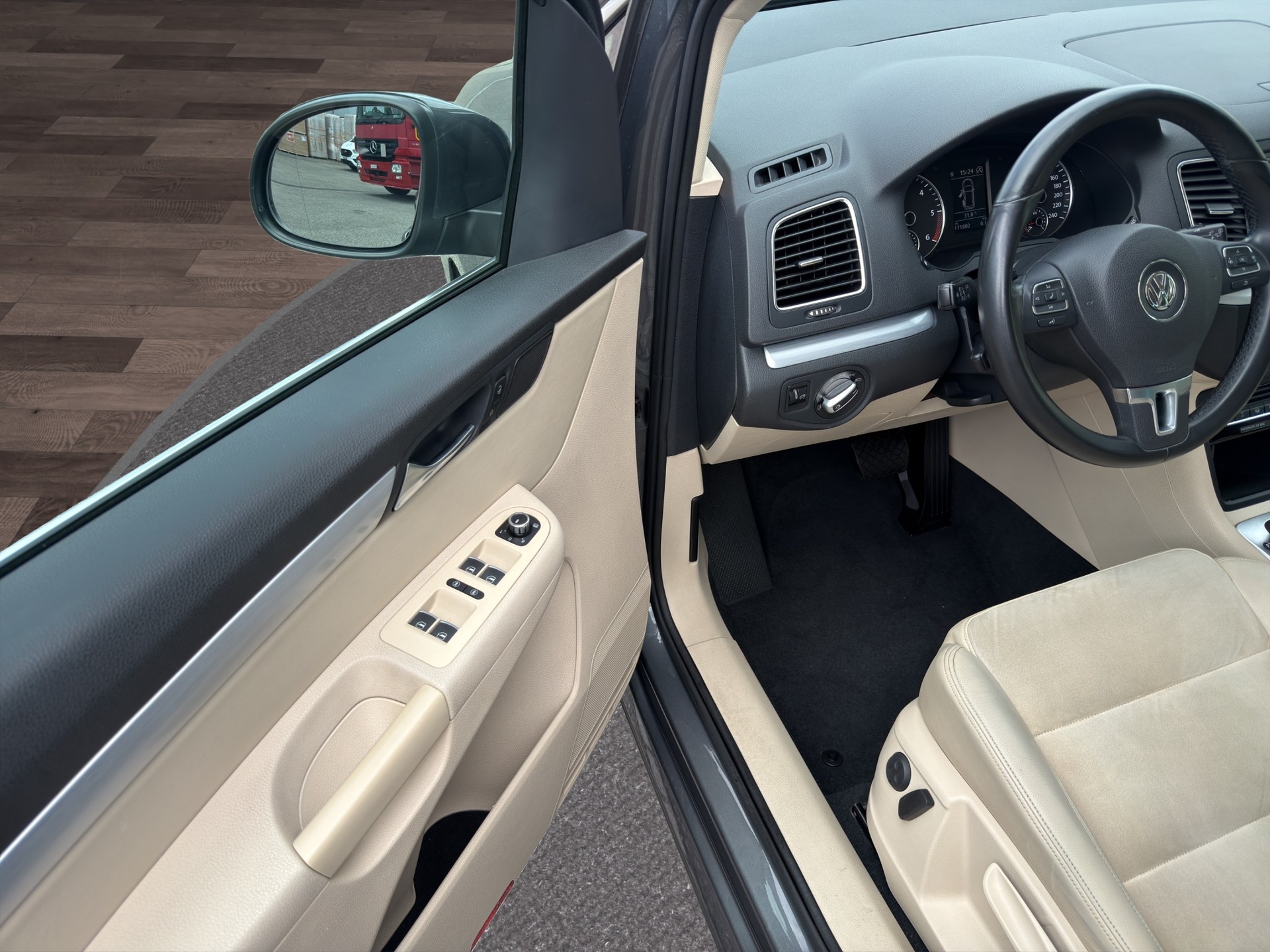 VW Sharan 2.0 TDI BlueMotion Technology Highline DSG-image-18