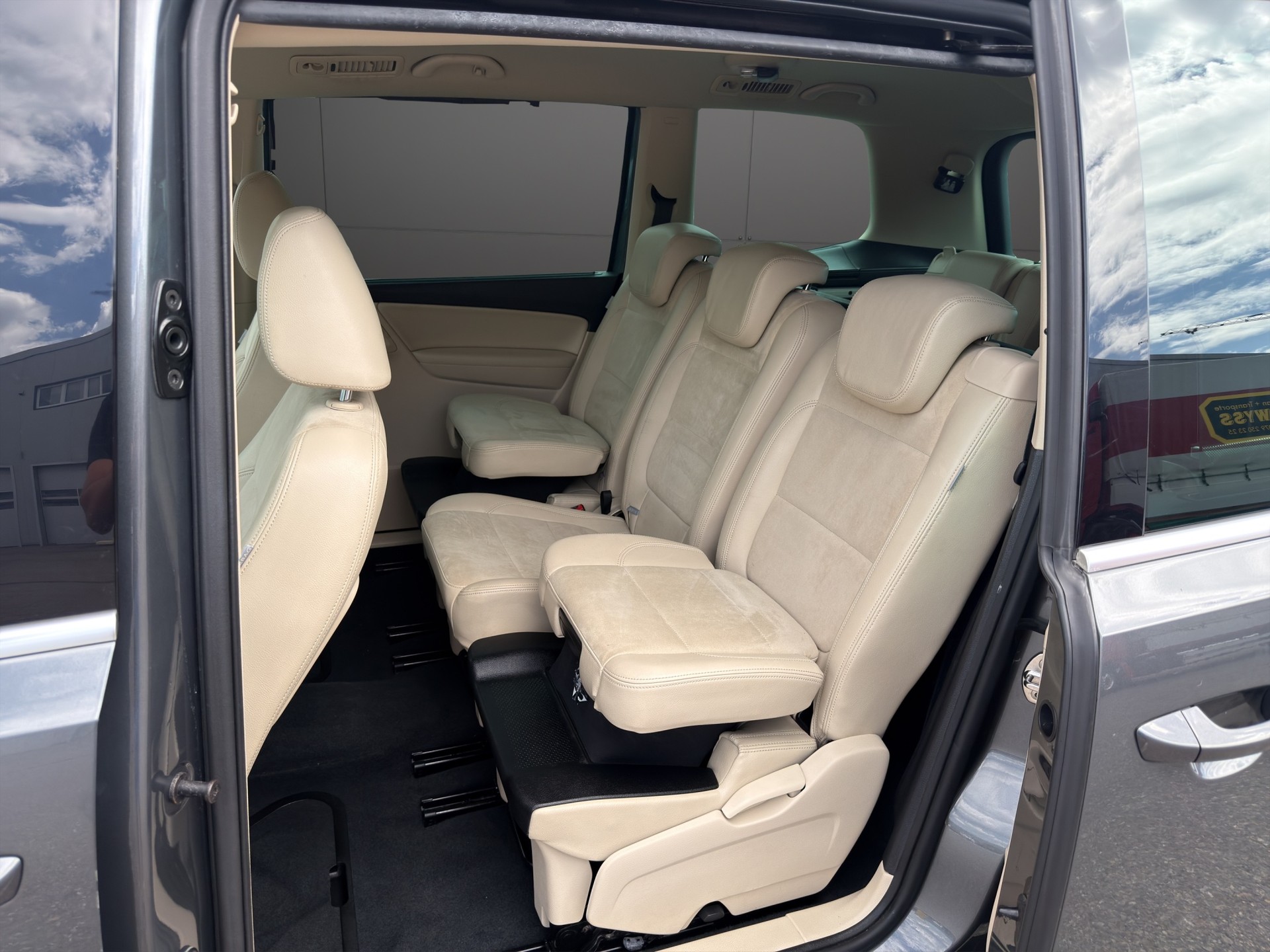 VW Sharan 2.0 TDI BlueMotion Technology Highline DSG-image-21